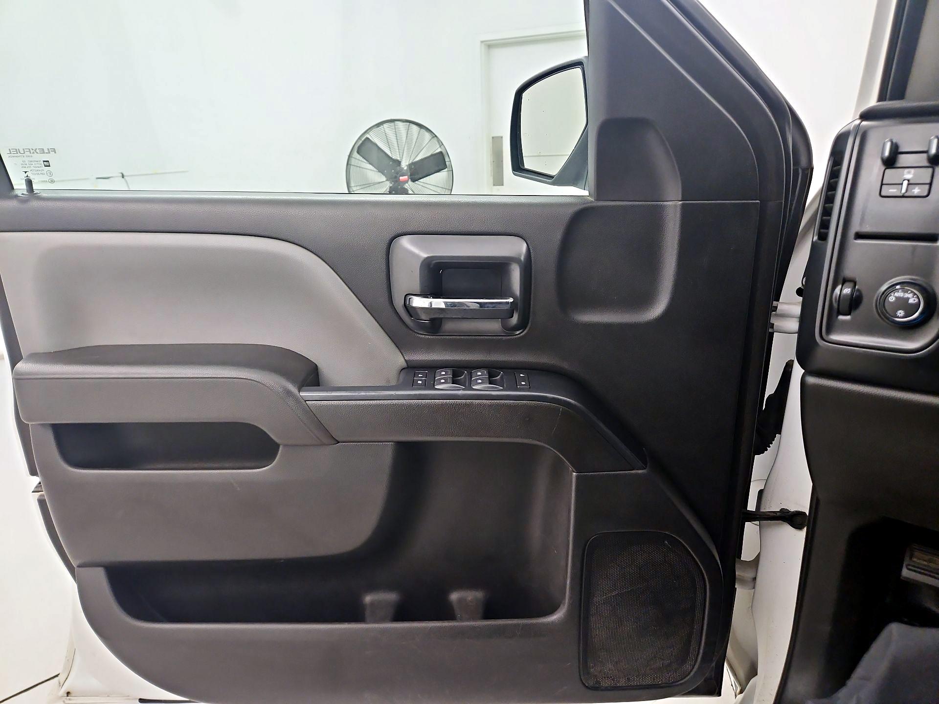 Thumbnail: 2017 Chevrolet Silverado 1500 - 12