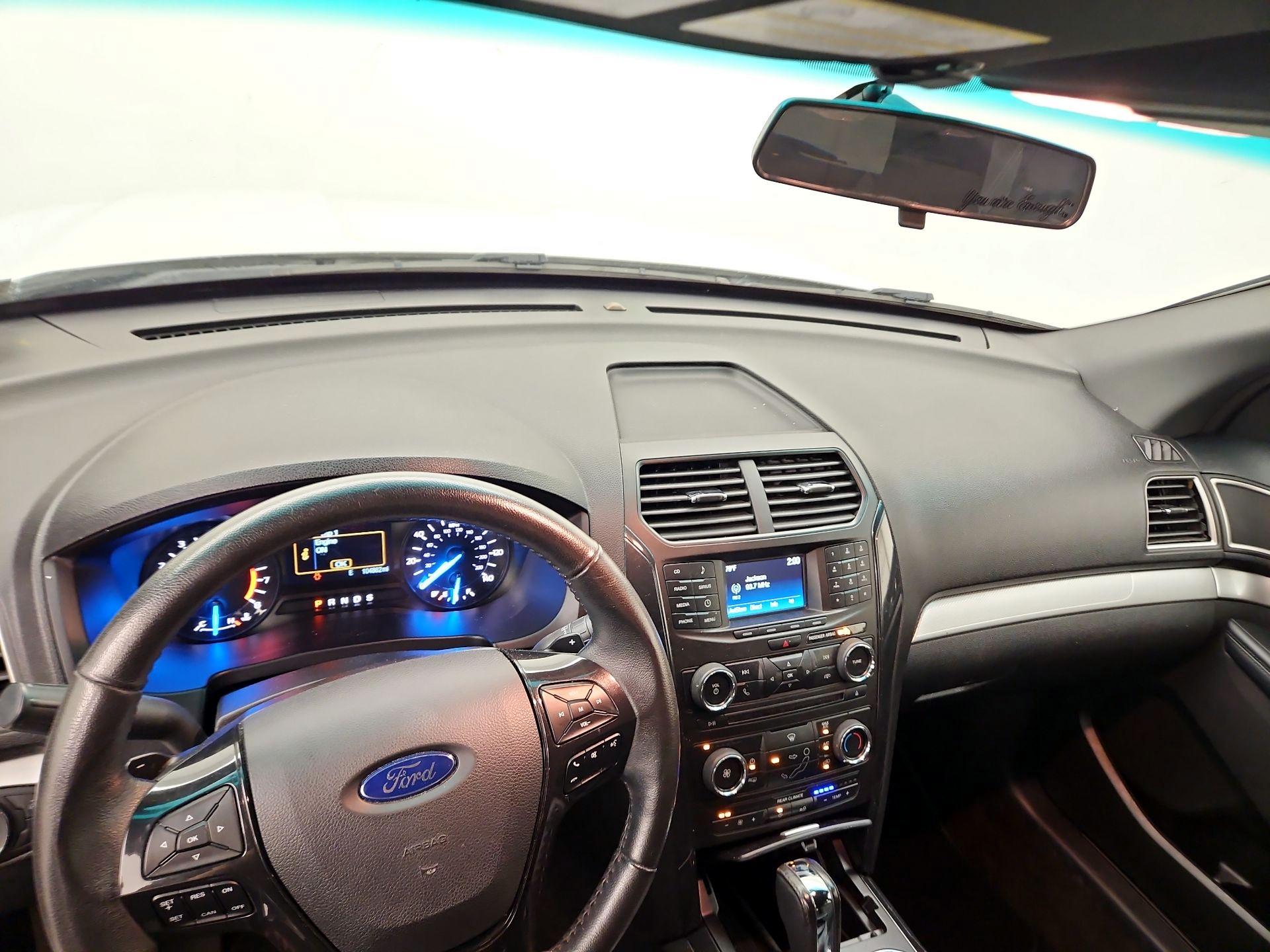 Thumbnail: 2016 Ford Explorer - 9
