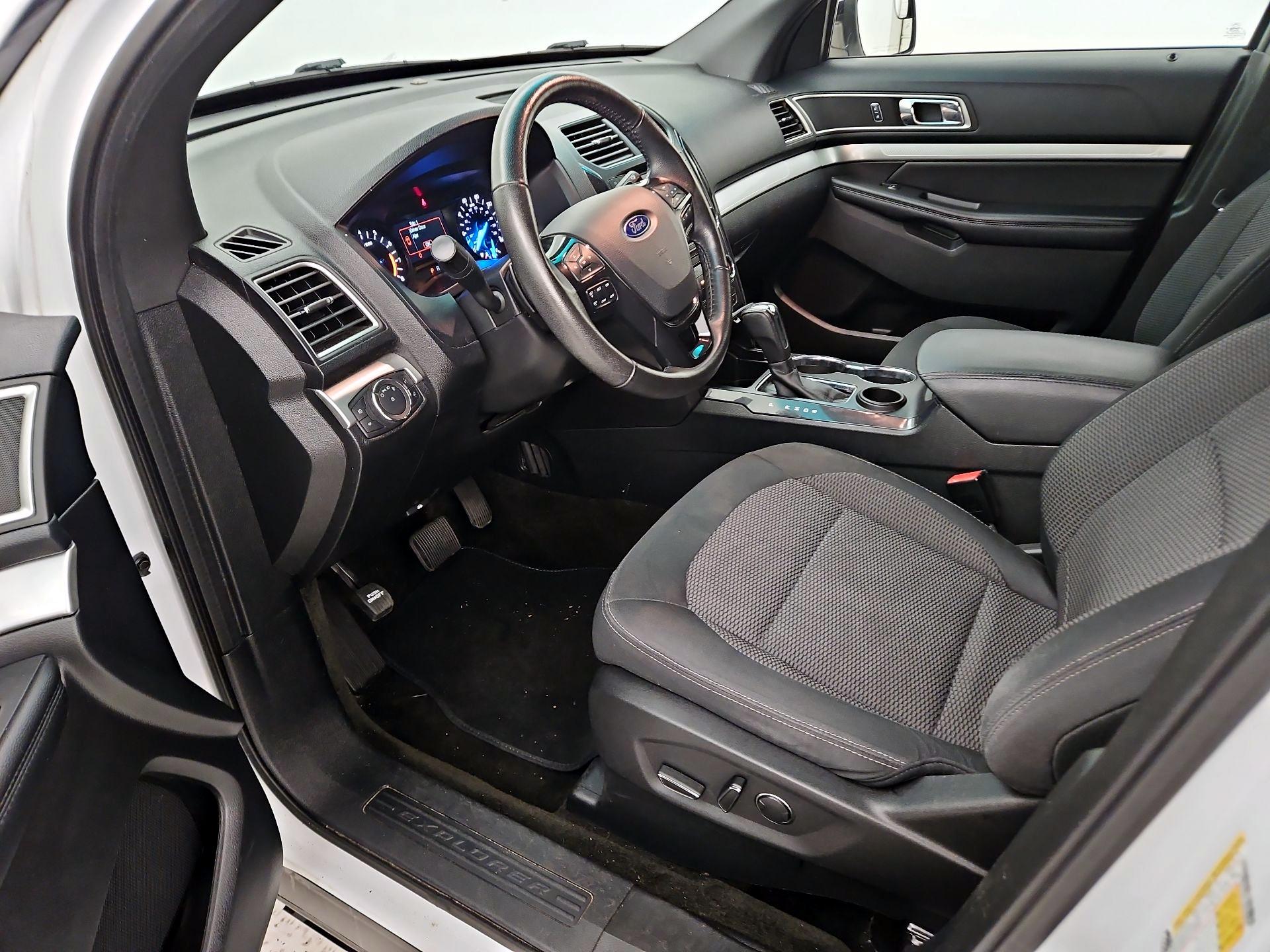 Thumbnail: 2016 Ford Explorer - 11