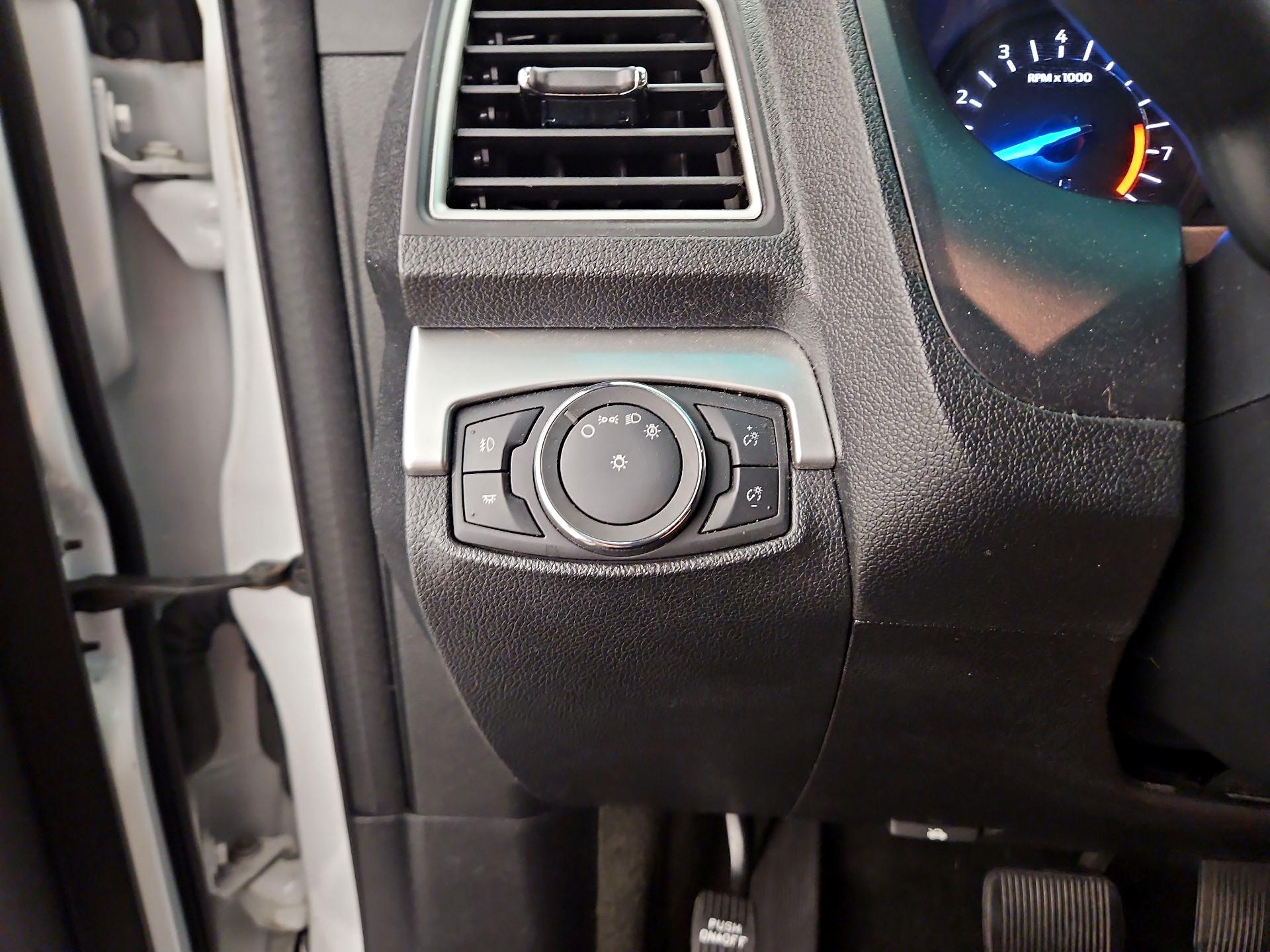 Thumbnail: 2016 Ford Explorer - 13