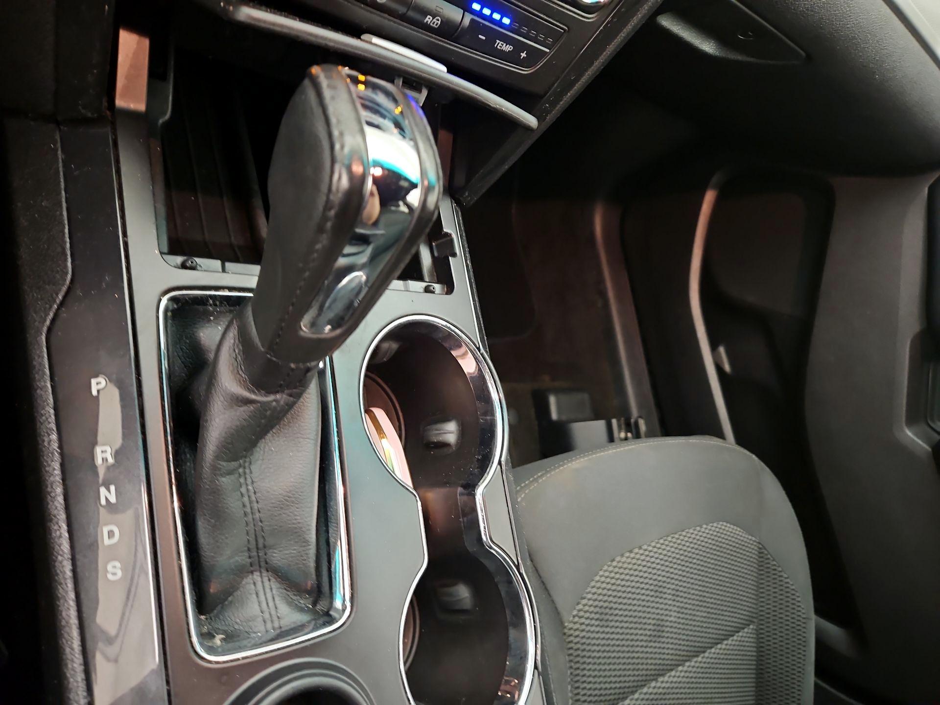 Thumbnail: 2016 Ford Explorer - 17