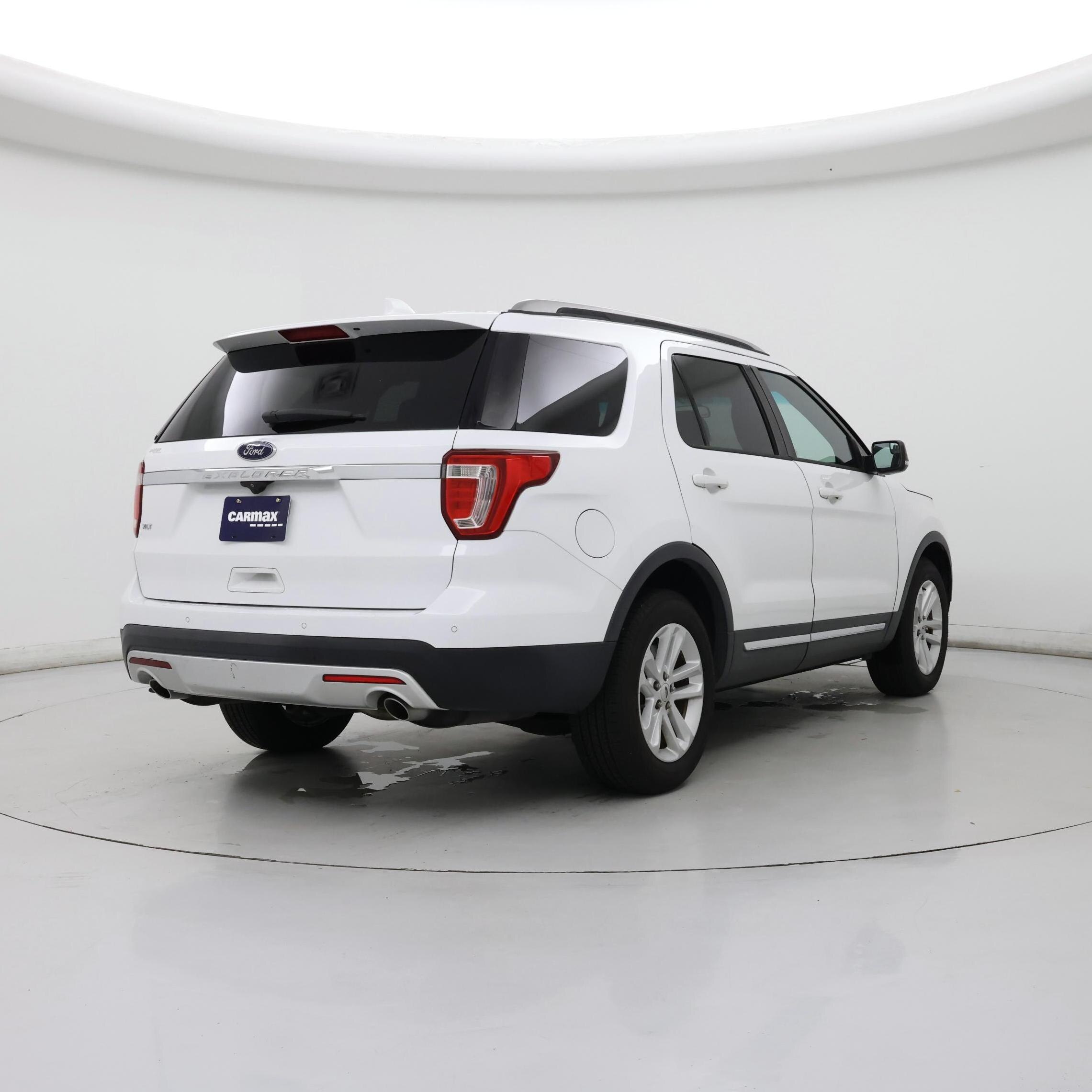 Thumbnail: 2016 Ford Explorer - 8