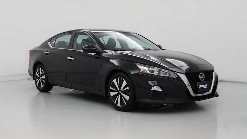 2022 Nissan Altima SV Hero Image