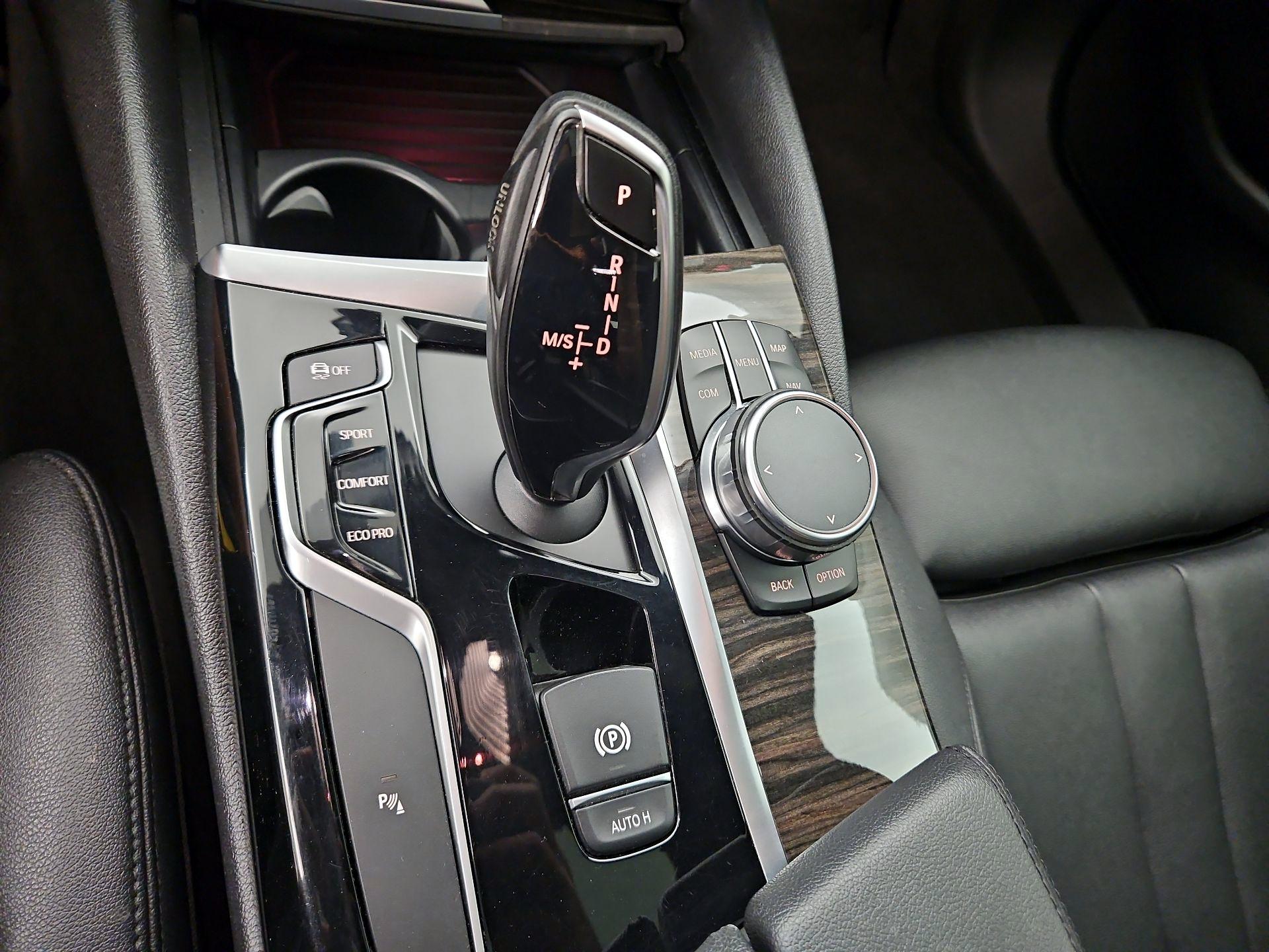 Thumbnail: 2018 BMW 5 Series - 18