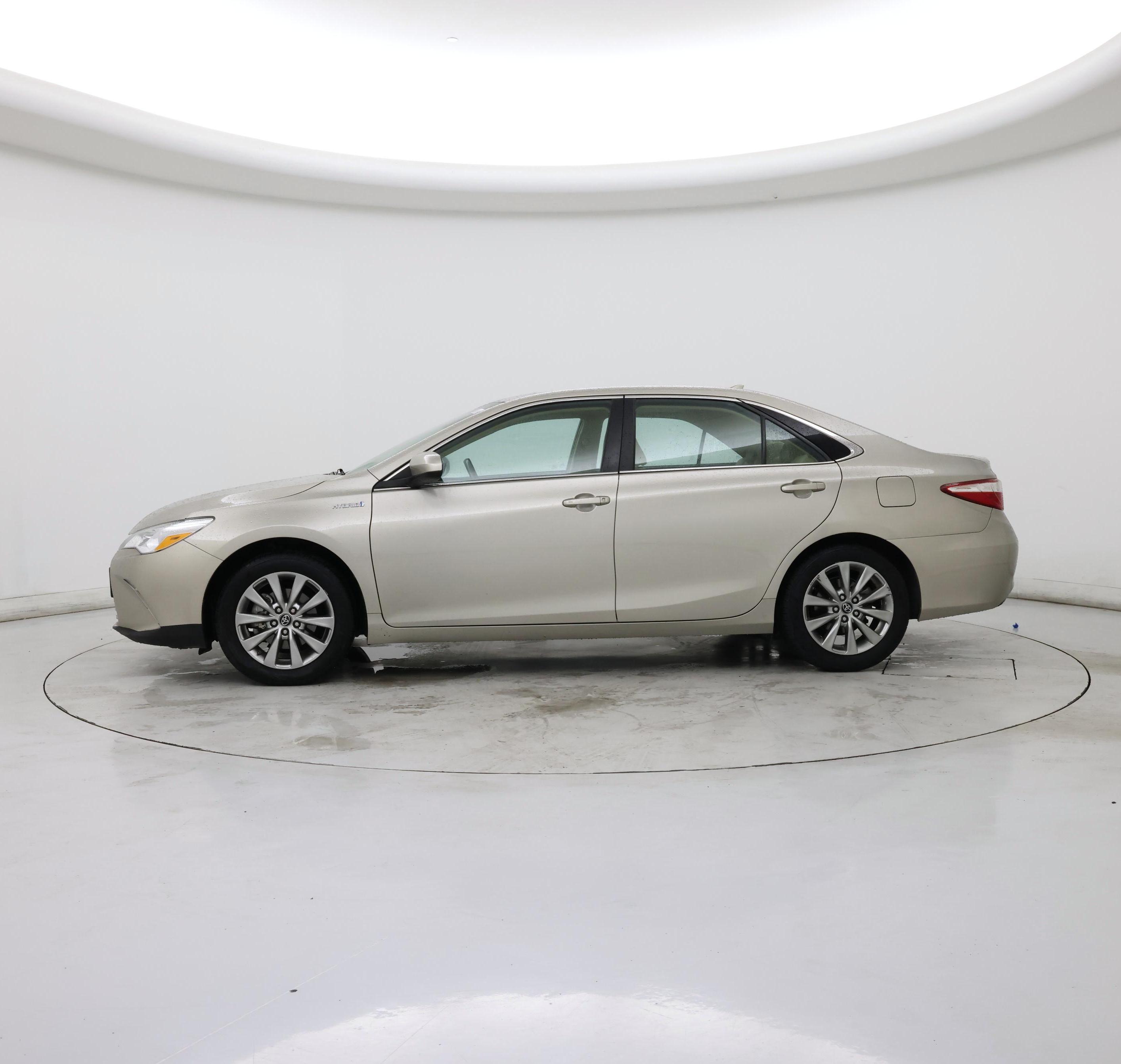 Thumbnail: 2017 Toyota Camry - 3