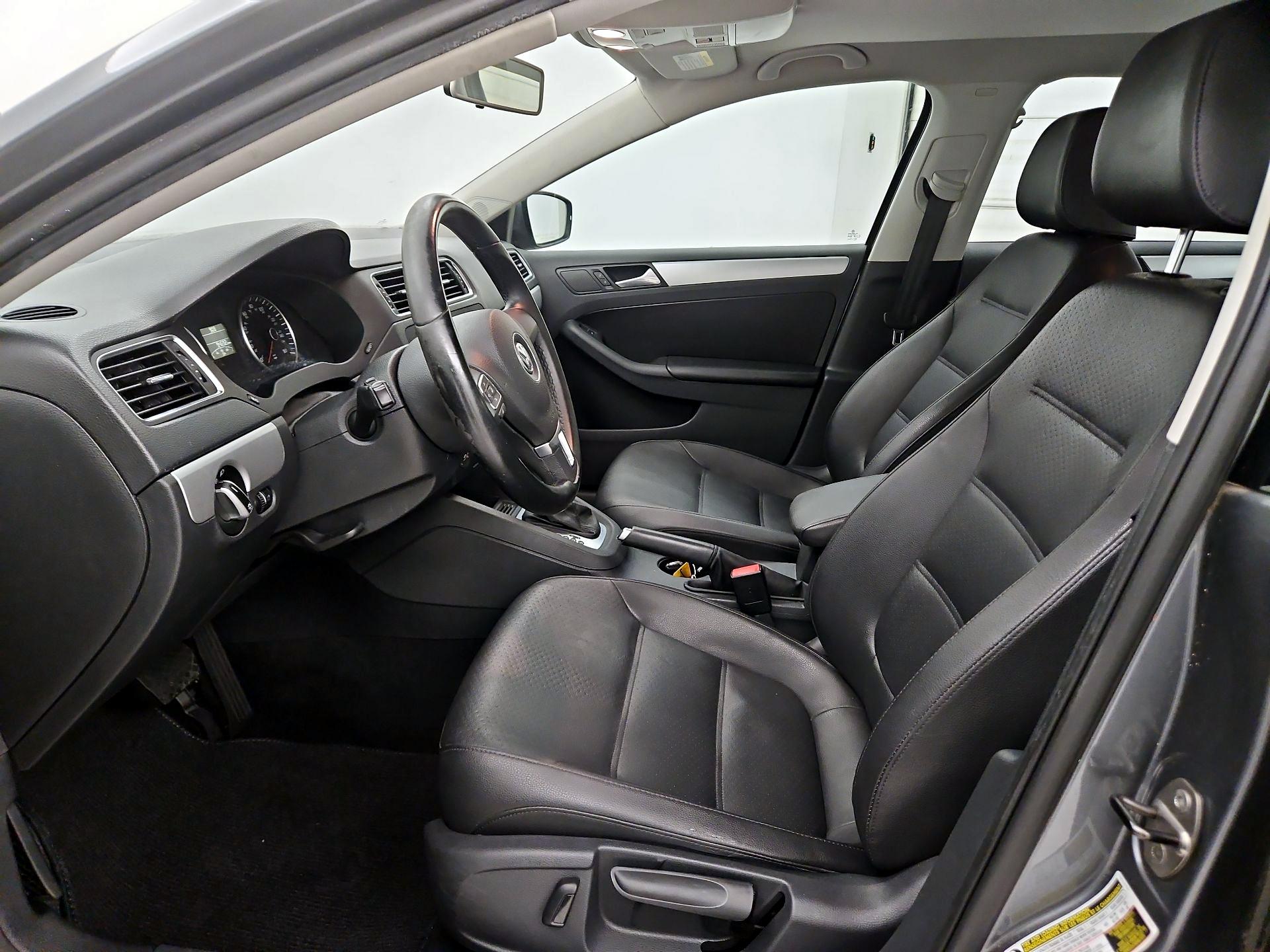Thumbnail: 2014 Volkswagen Jetta - 11