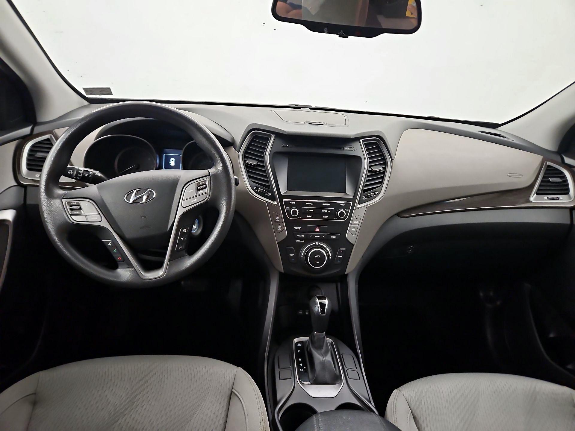 Thumbnail: 2017 Hyundai Santa Fe - 9