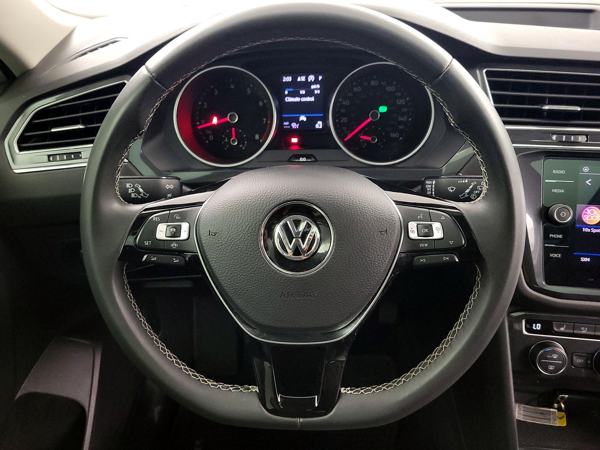Thumbnail: 2021 Volkswagen Tiguan - 10