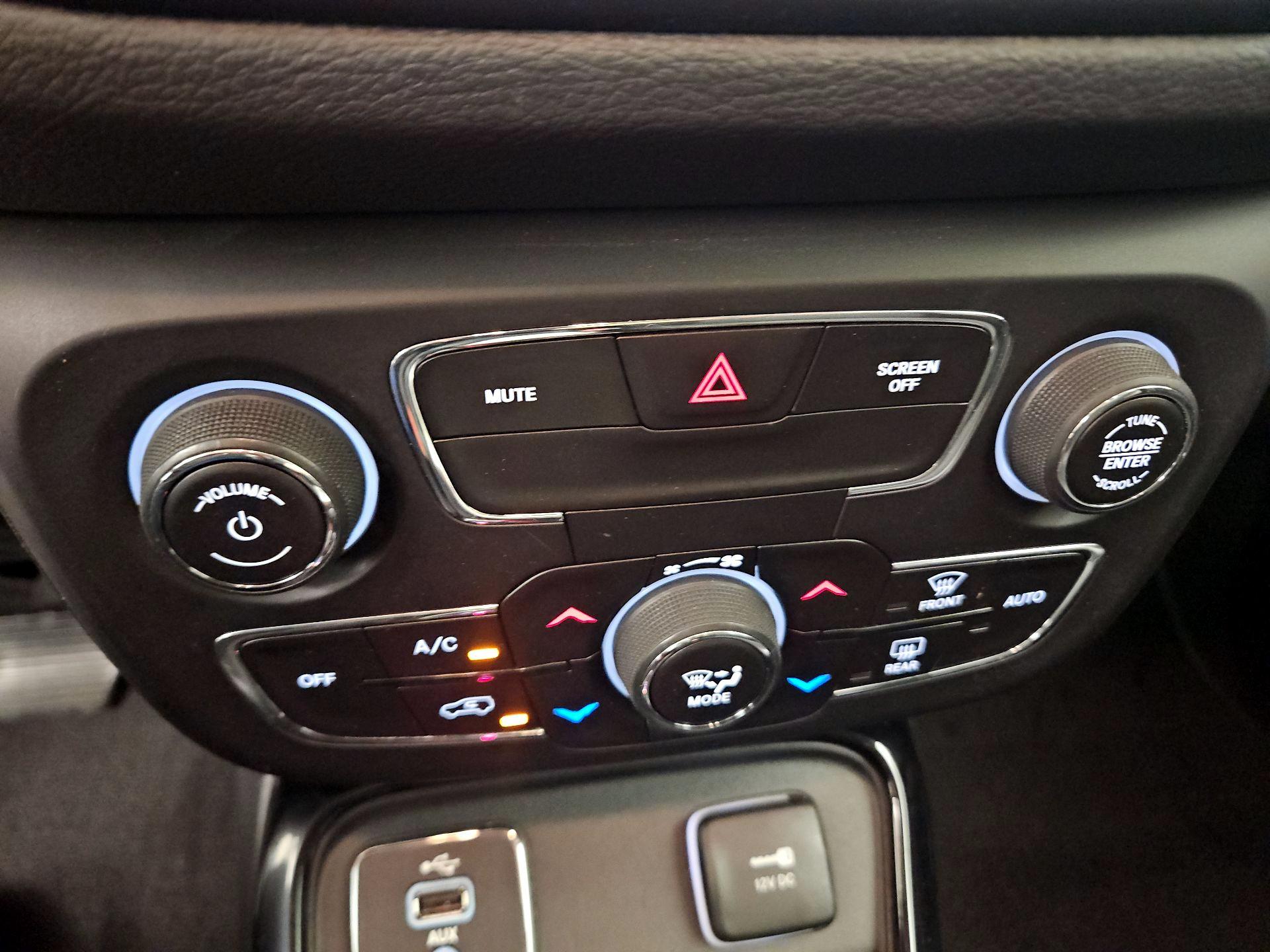Thumbnail: 2018 Jeep Compass - 16