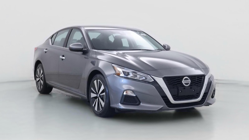2022 Nissan Altima SV Hero Image