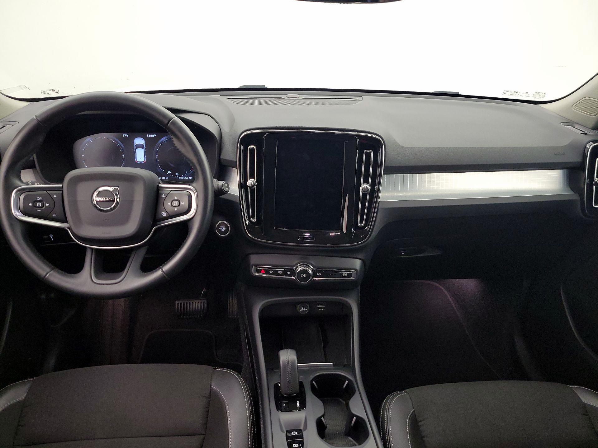 Thumbnail: 2020 Volvo XC40 - 9