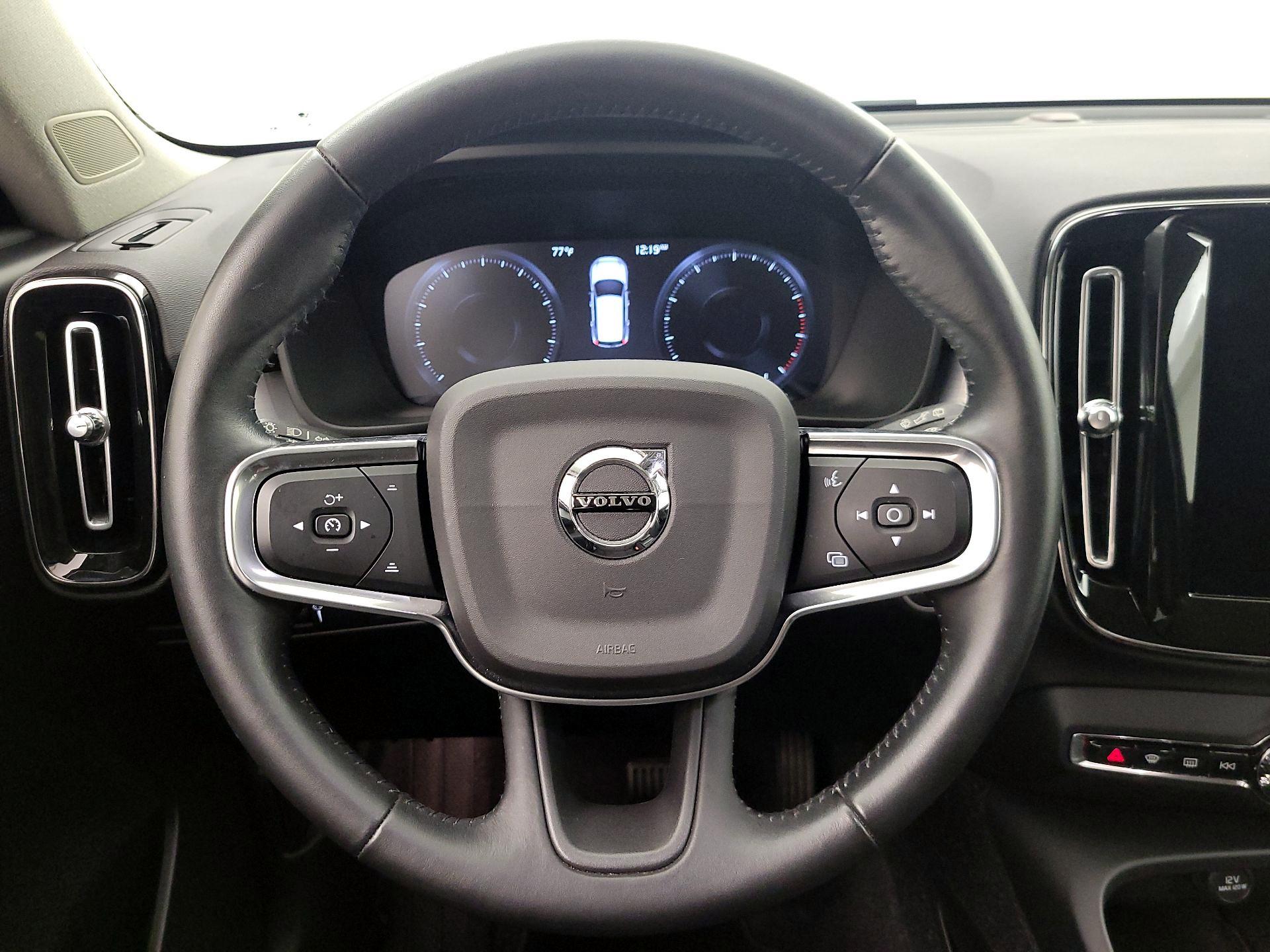 Thumbnail: 2020 Volvo XC40 - 10