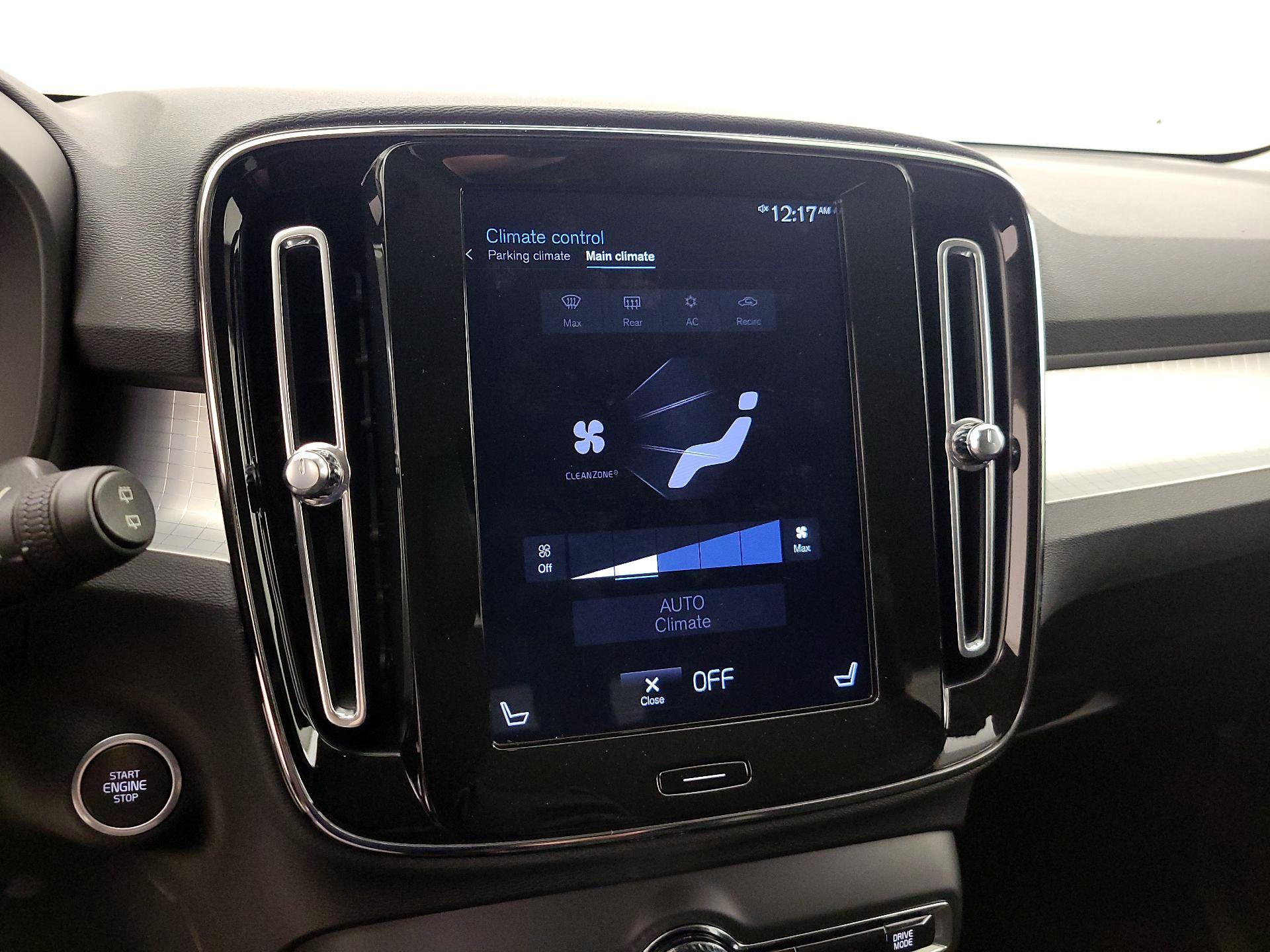 Thumbnail: 2020 Volvo XC40 - 17
