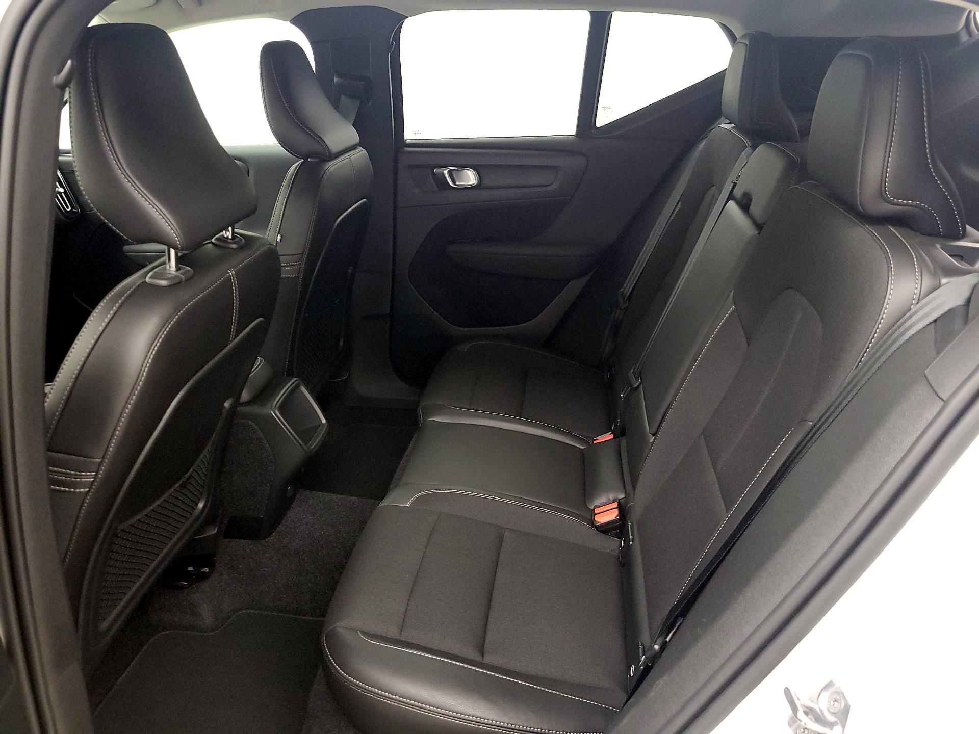Thumbnail: 2020 Volvo XC40 - 20