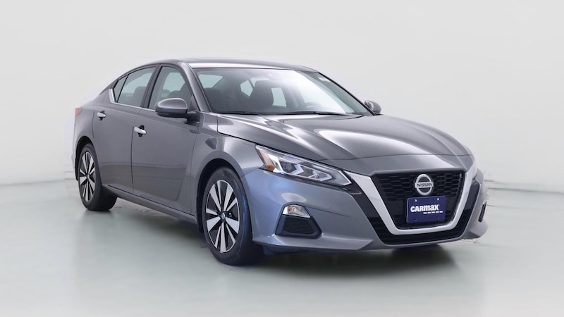 2022 Nissan Altima SV Hero Image