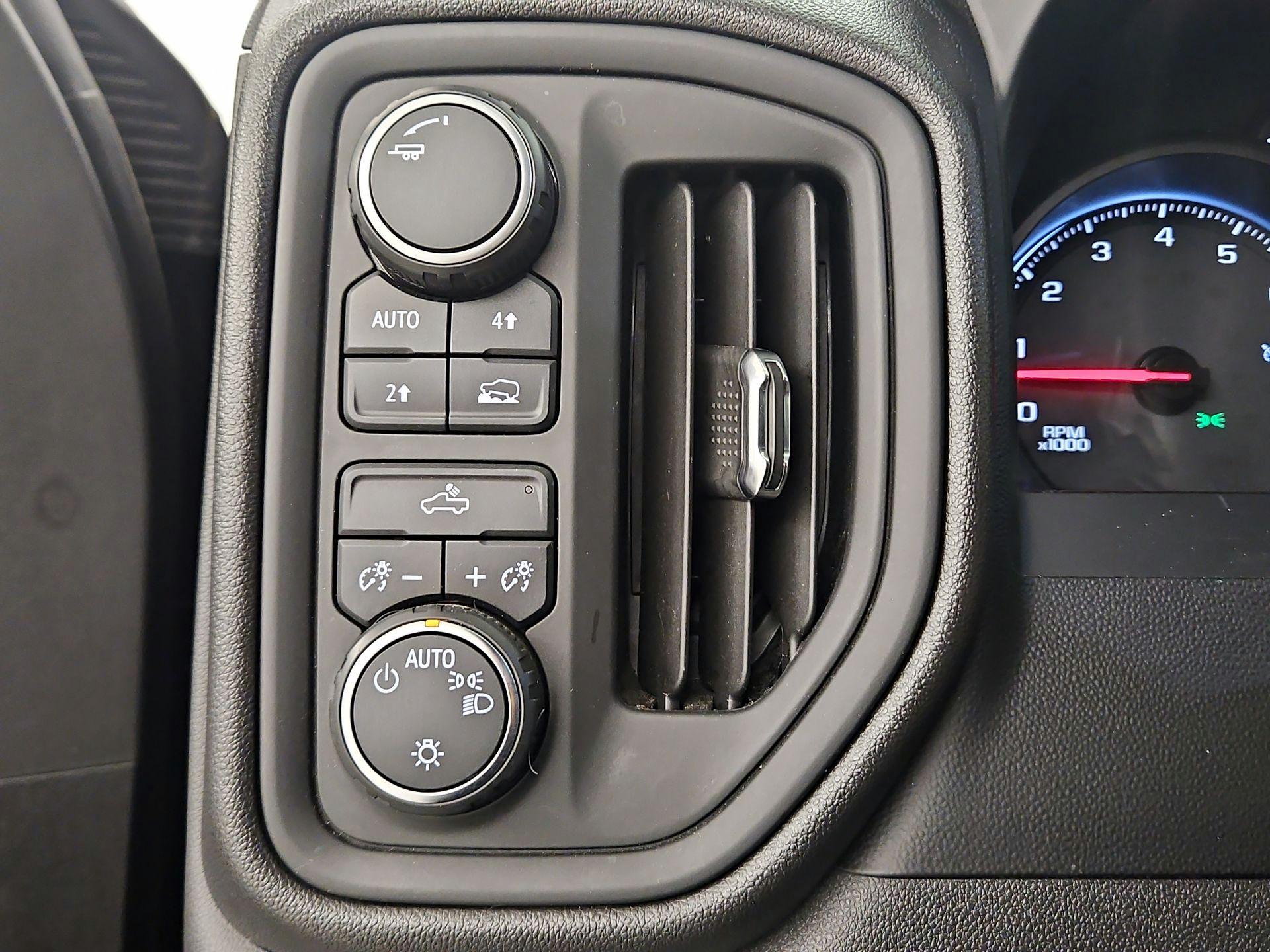 Thumbnail: 2021 Chevrolet Silverado 1500 - 13