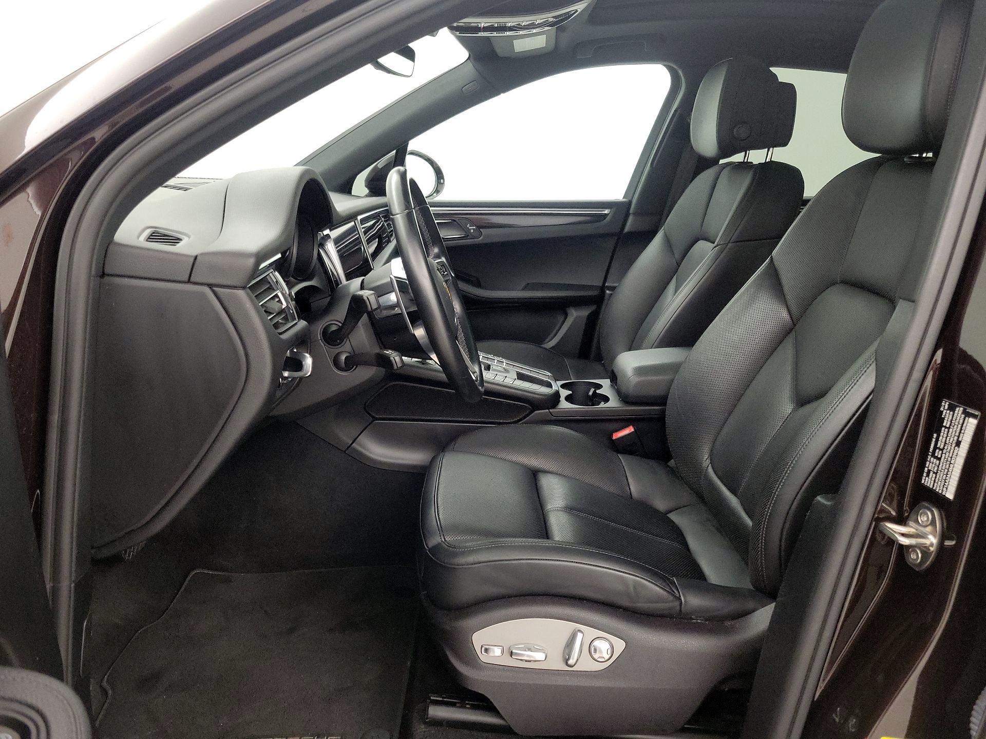 Thumbnail: 2021 Porsche Macan - 11