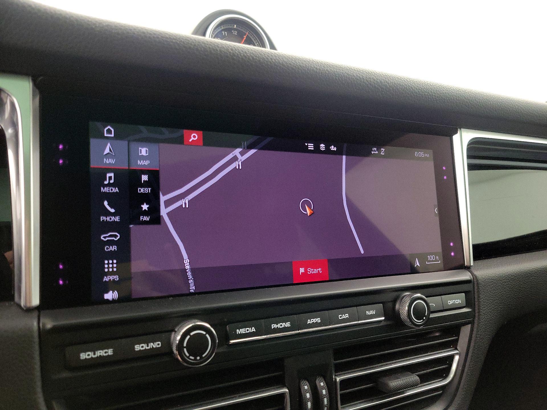 Thumbnail: 2021 Porsche Macan - 14