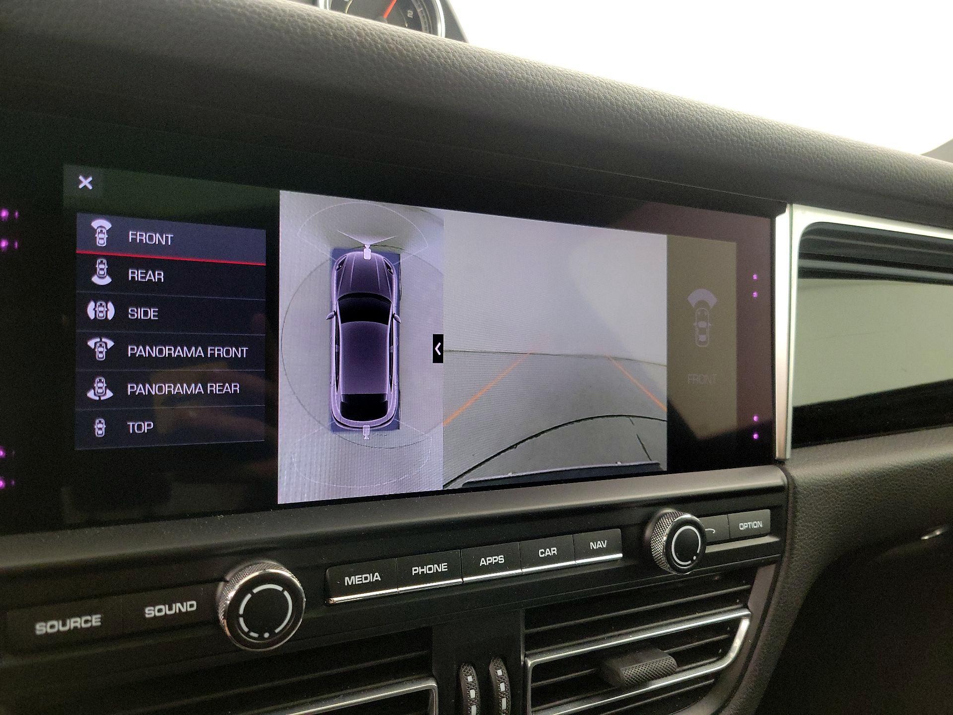 Thumbnail: 2021 Porsche Macan - 15