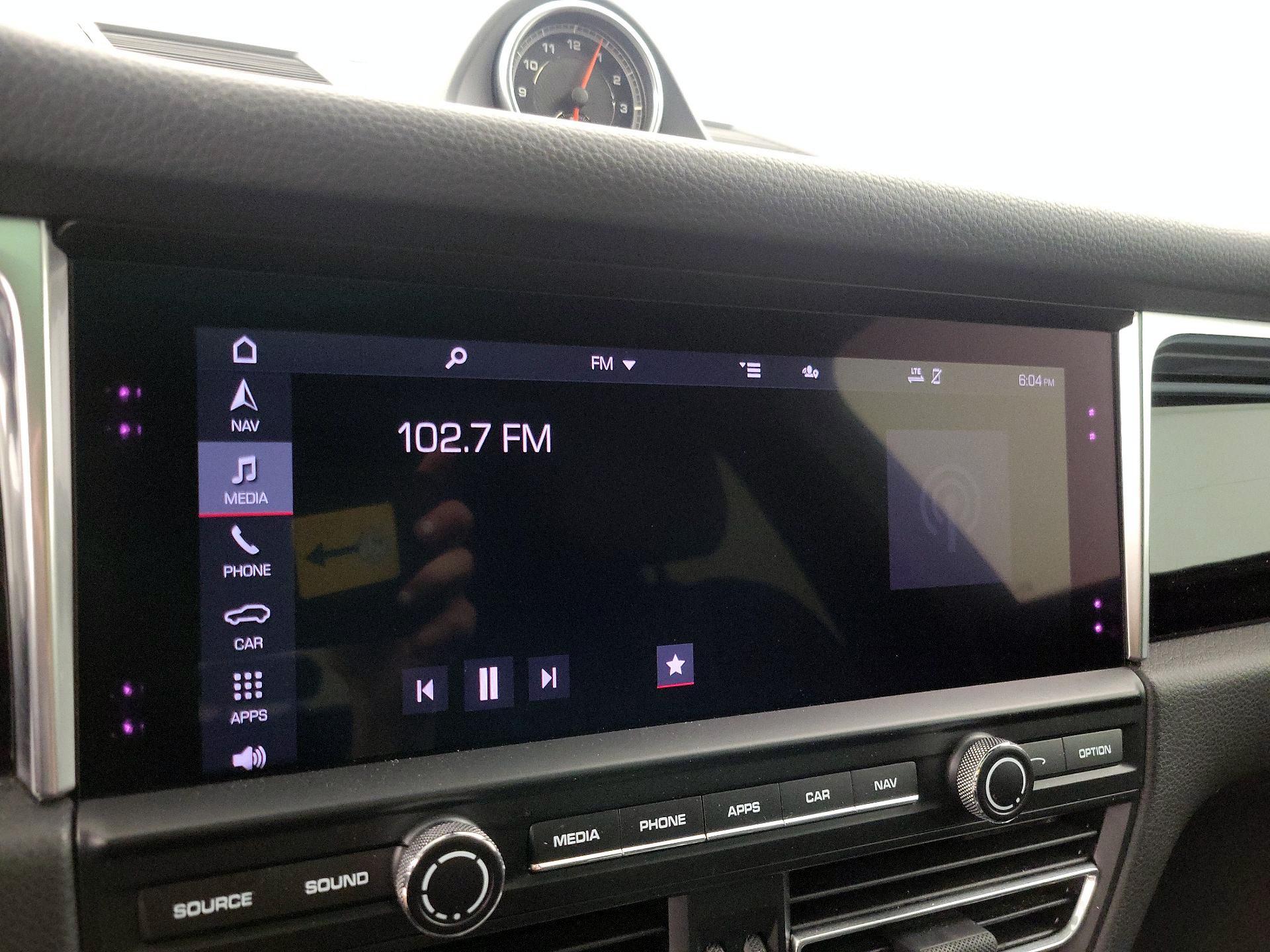 Thumbnail: 2021 Porsche Macan - 16