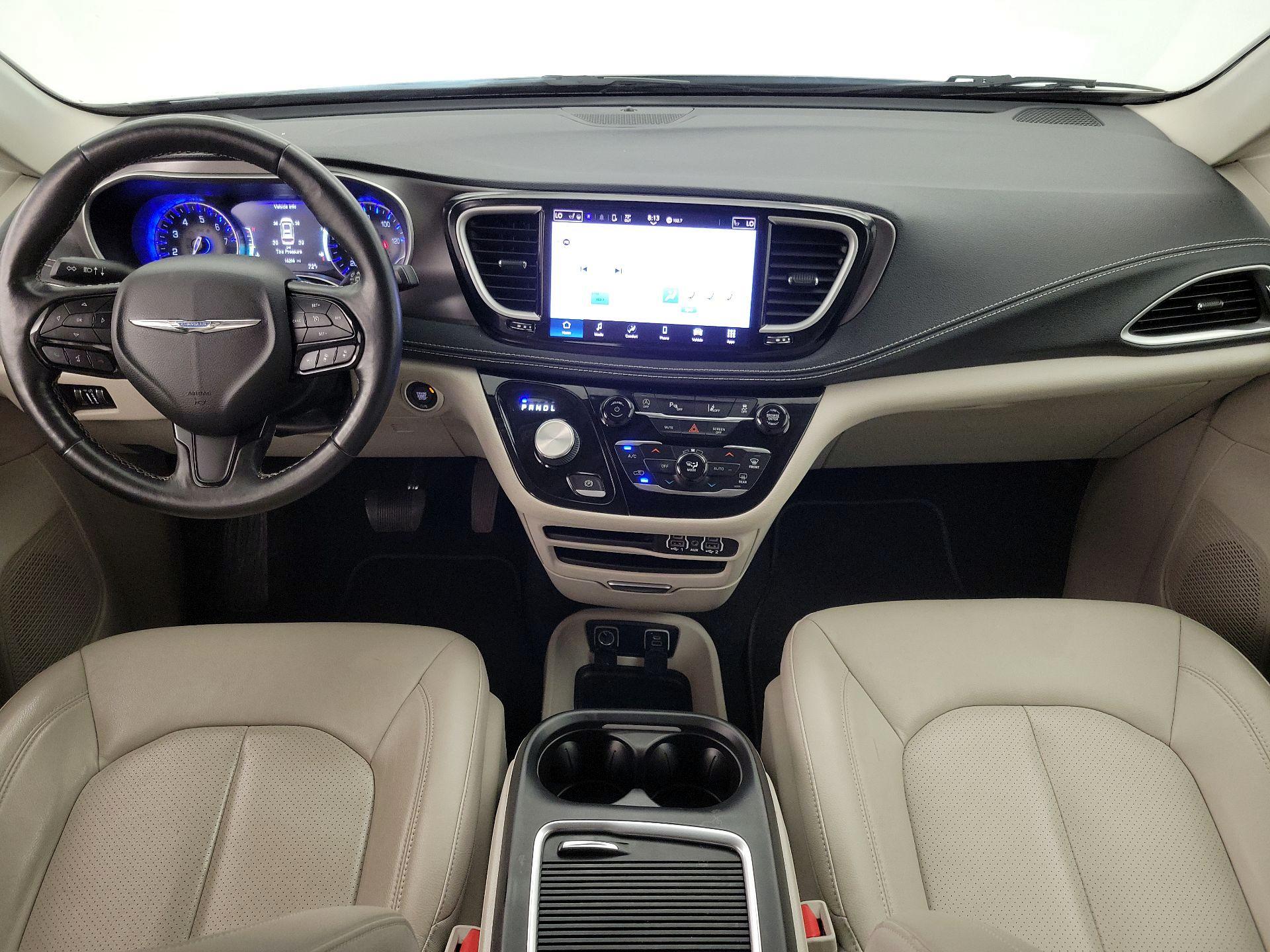 Thumbnail: 2021 Chrysler Pacifica - 9