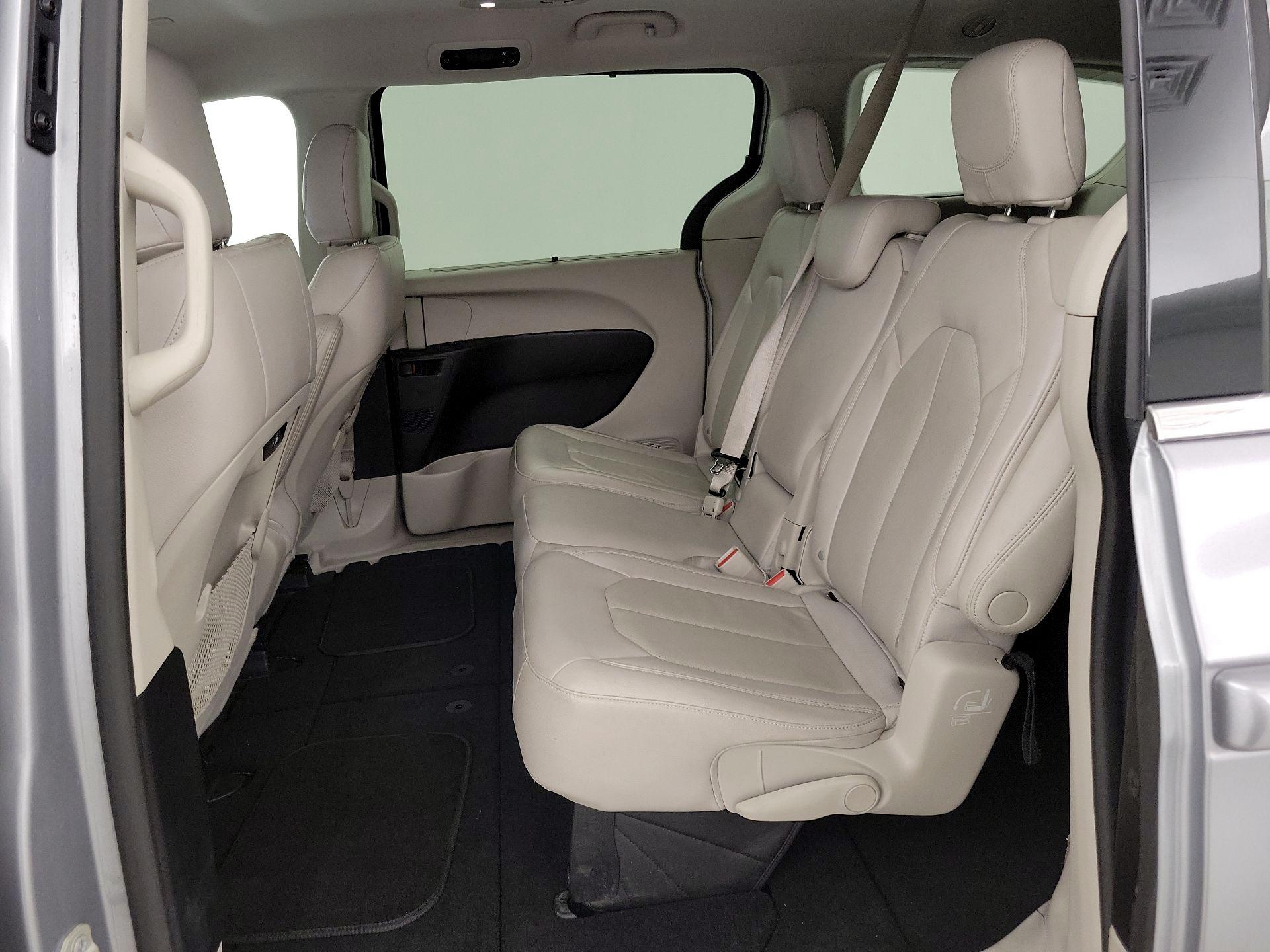 Thumbnail: 2021 Chrysler Pacifica - 19