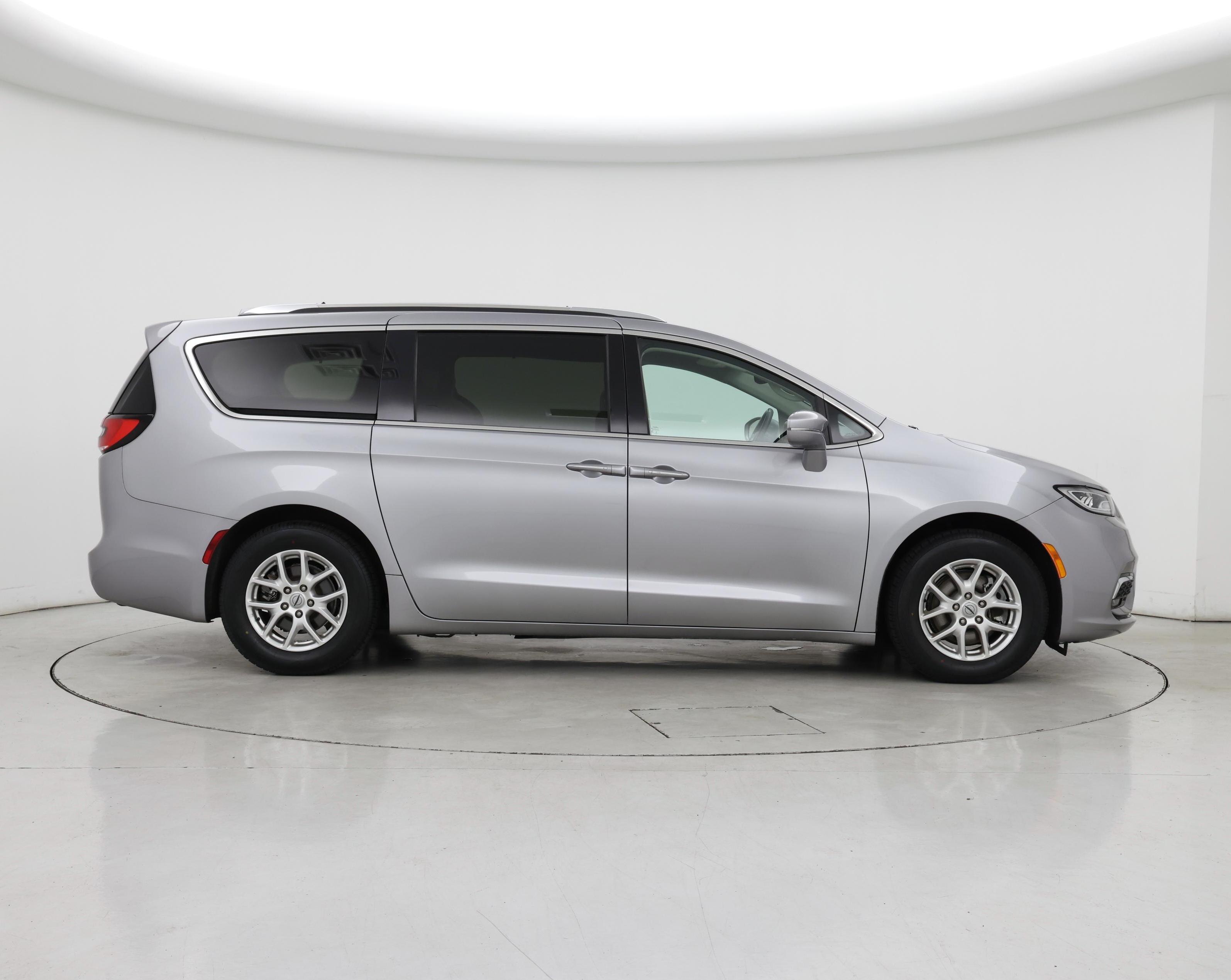 Thumbnail: 2021 Chrysler Pacifica - 7