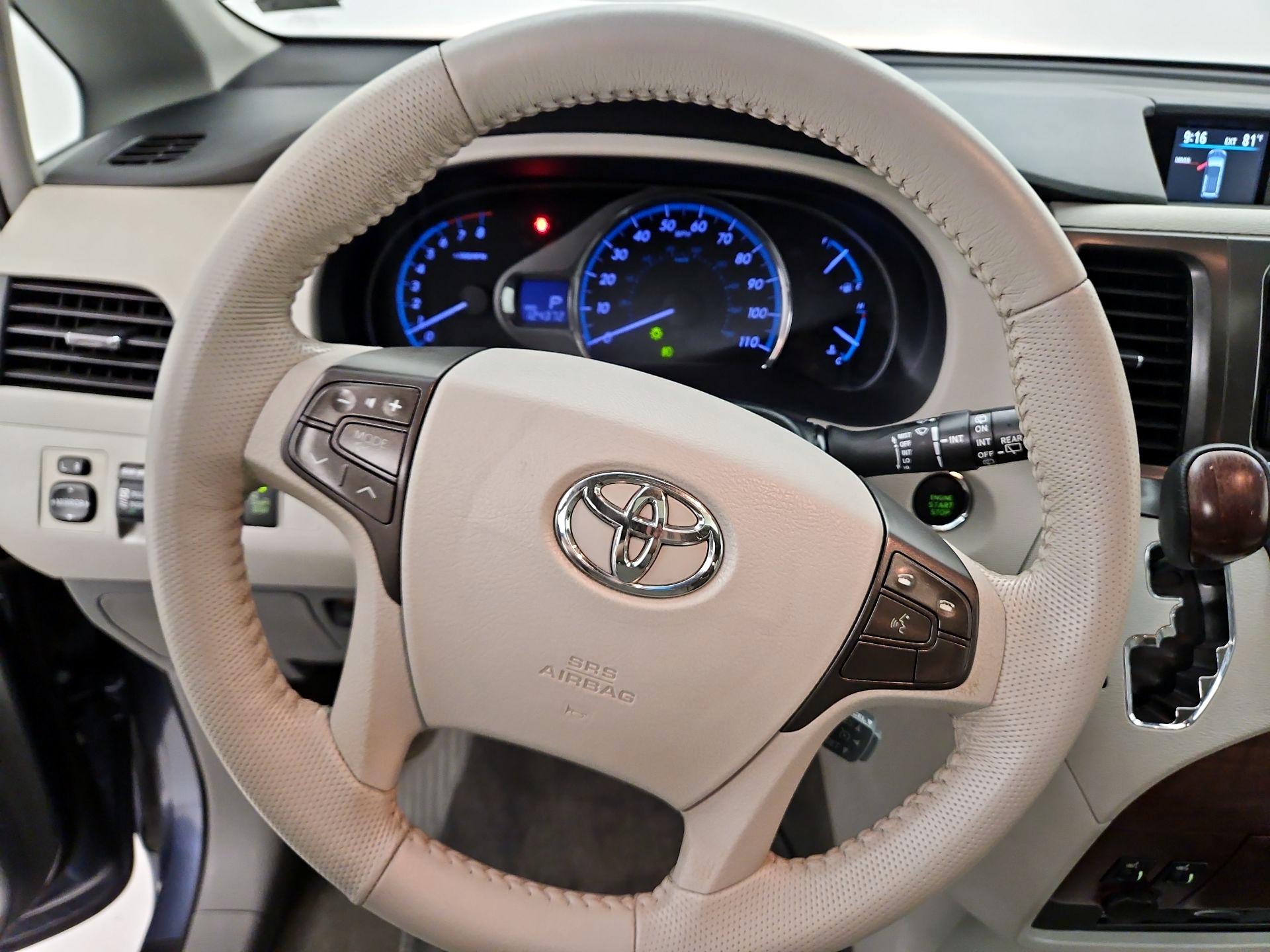 Thumbnail: 2013 Toyota Sienna - 10