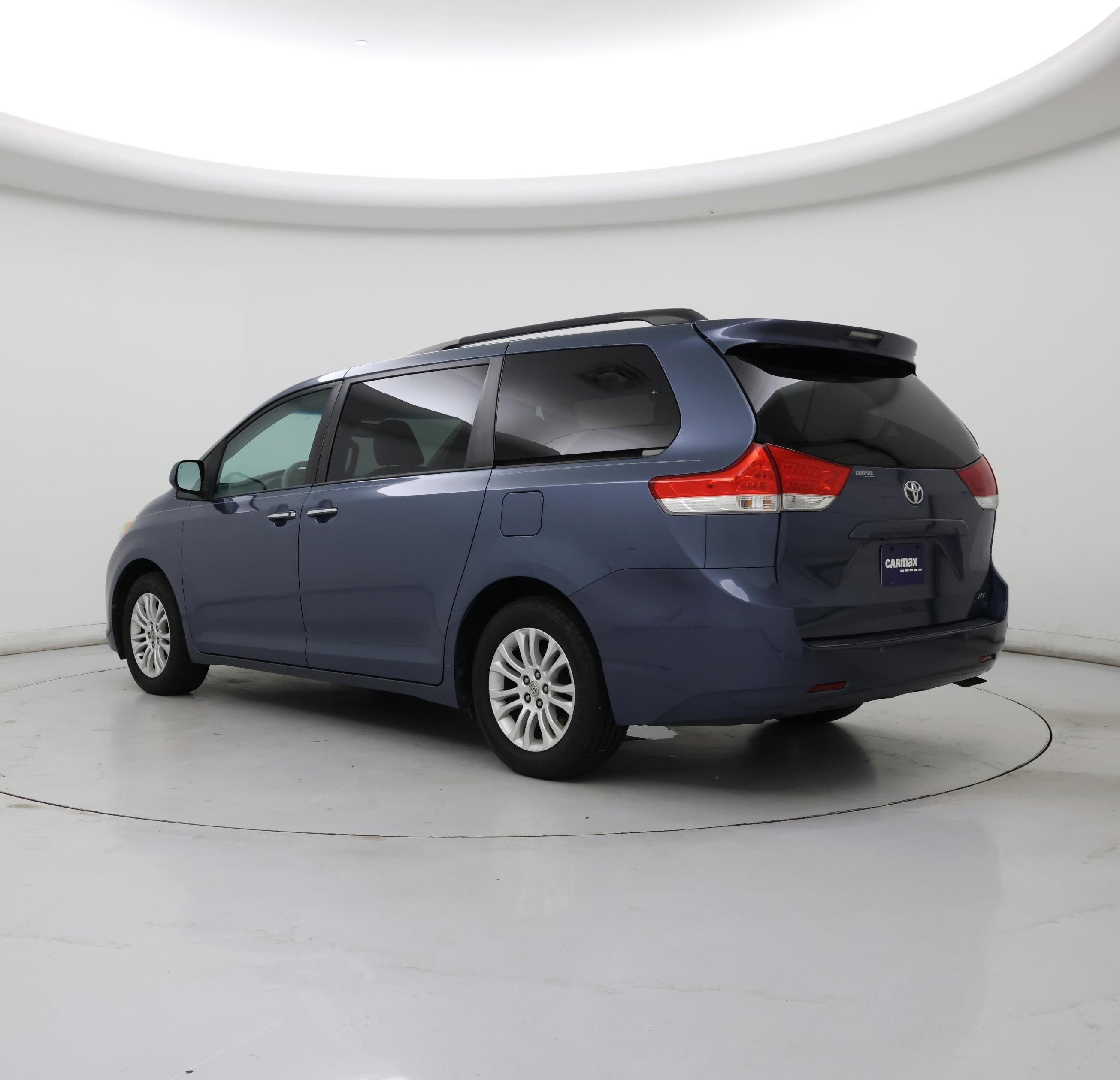 Thumbnail: 2013 Toyota Sienna - 2