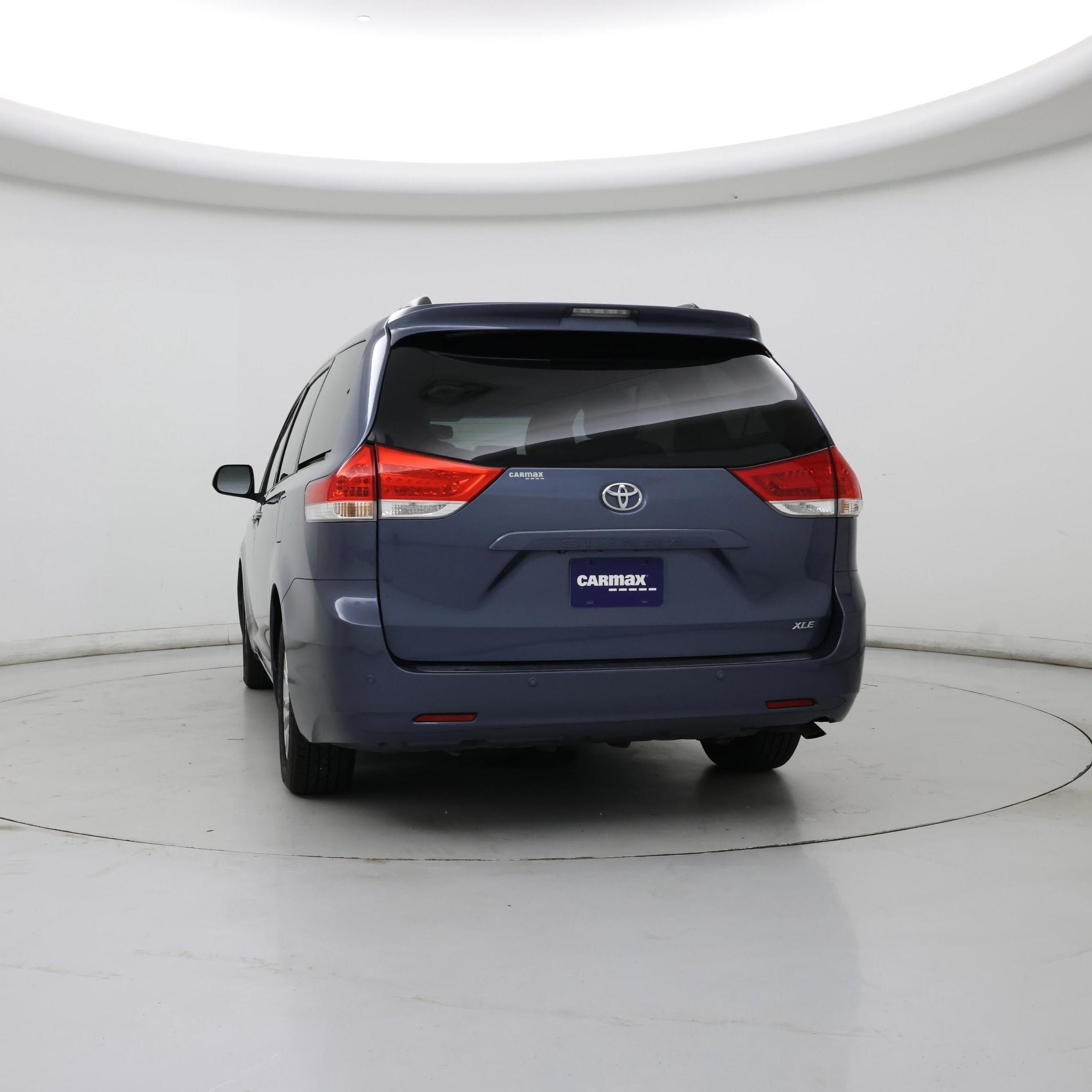 Thumbnail: 2013 Toyota Sienna - 6