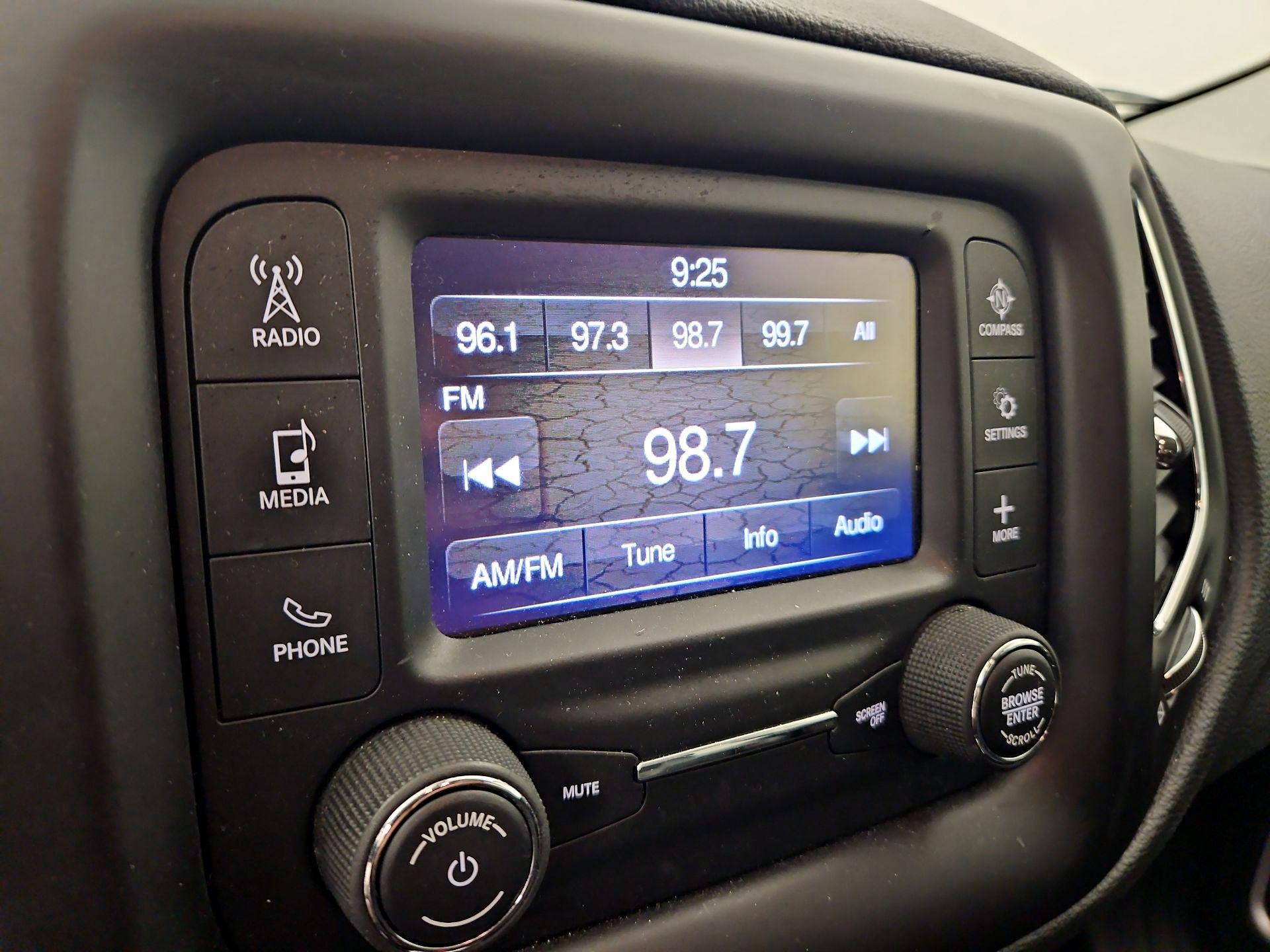 Thumbnail: 2018 Jeep Compass - 16