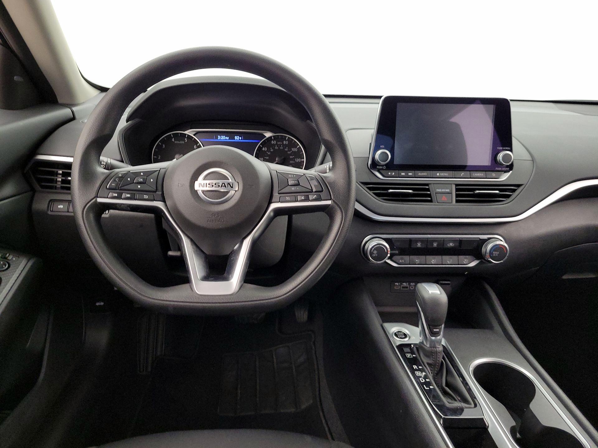 Thumbnail: 2022 Nissan Altima - 10