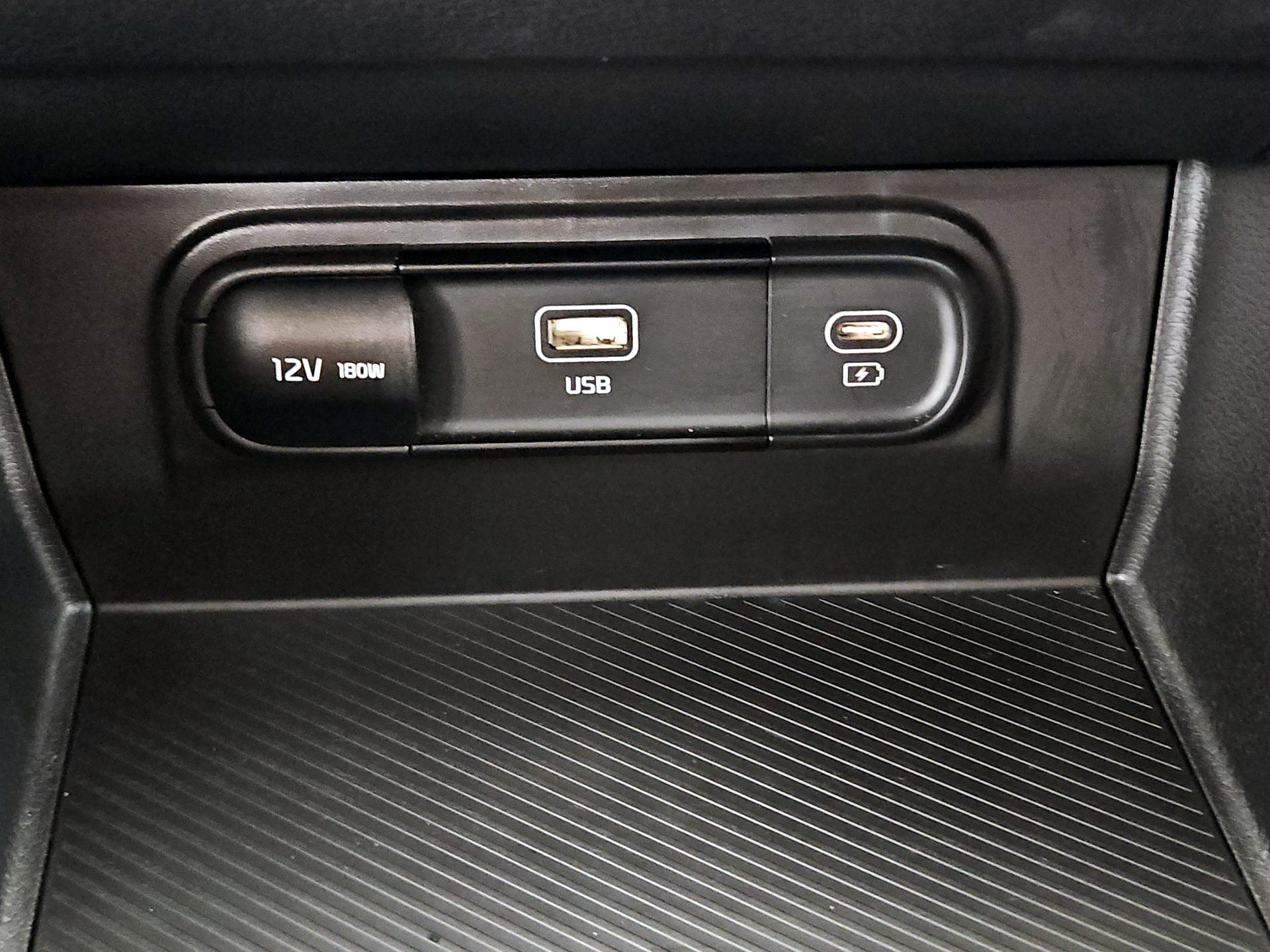 Thumbnail: 2023 Kia Sportage - 18