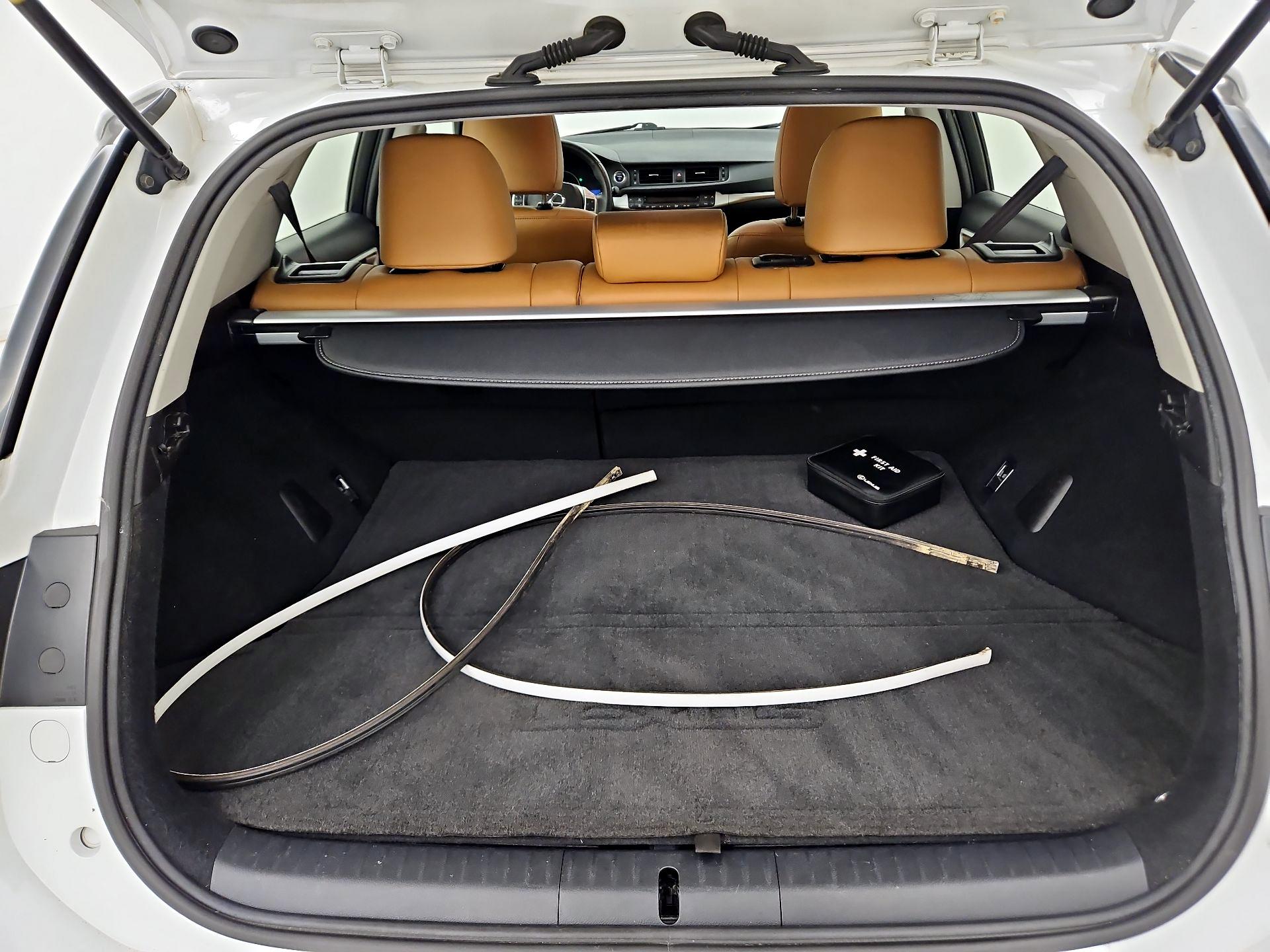 Thumbnail: 2013 Lexus CT - 20
