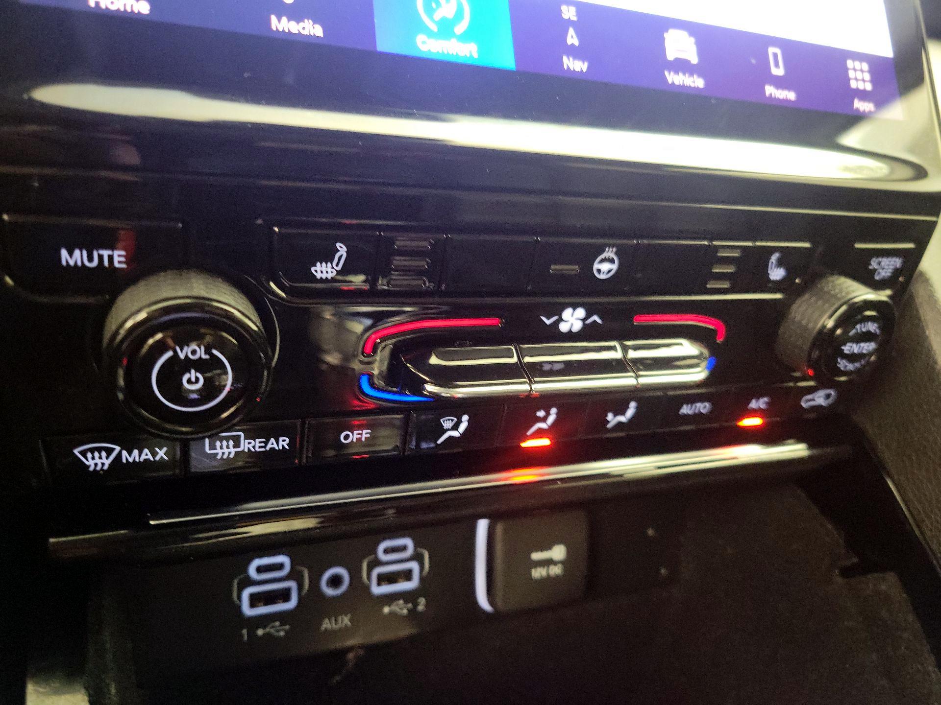 Thumbnail: 2021 Jeep Grand Cherokee L - 16
