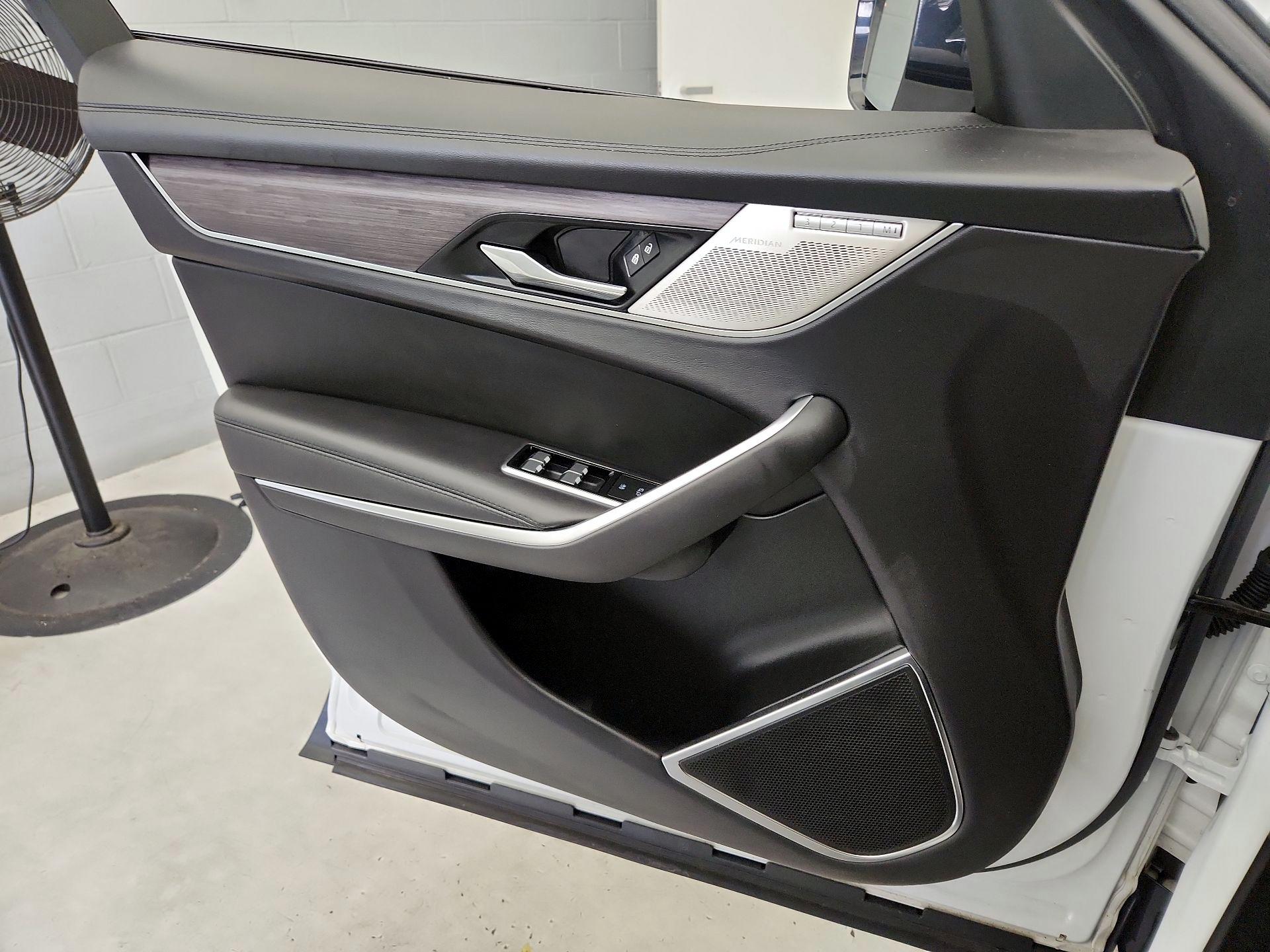 Thumbnail: 2021 Jaguar F-Pace - 12