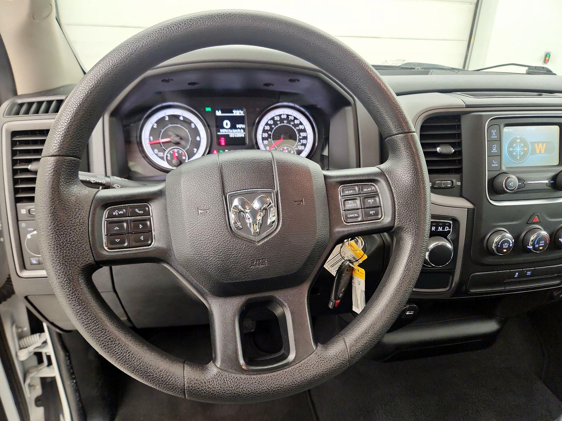 Thumbnail: 2020 RAM 1500 Classic - 10