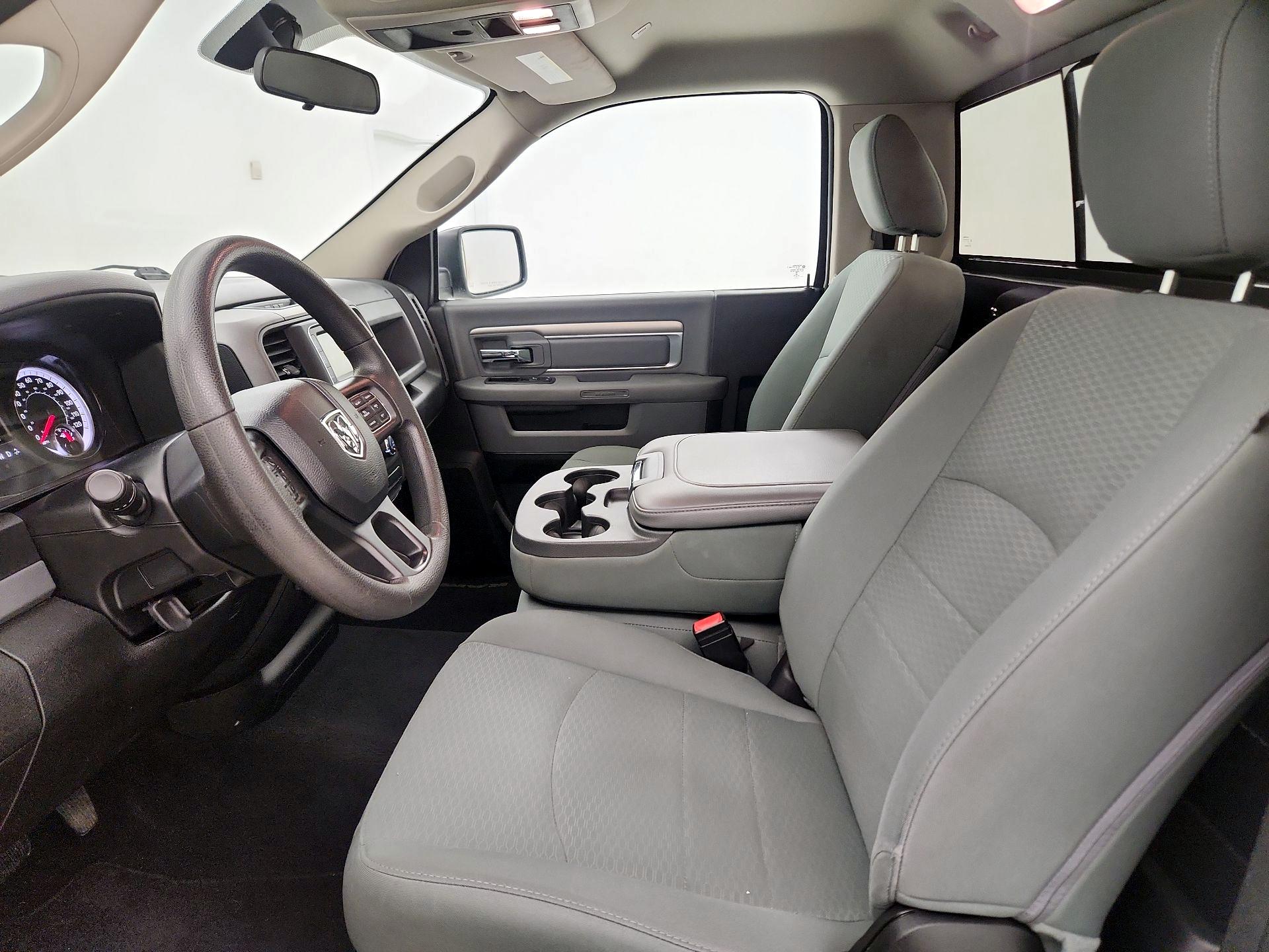 Thumbnail: 2020 RAM 1500 Classic - 11