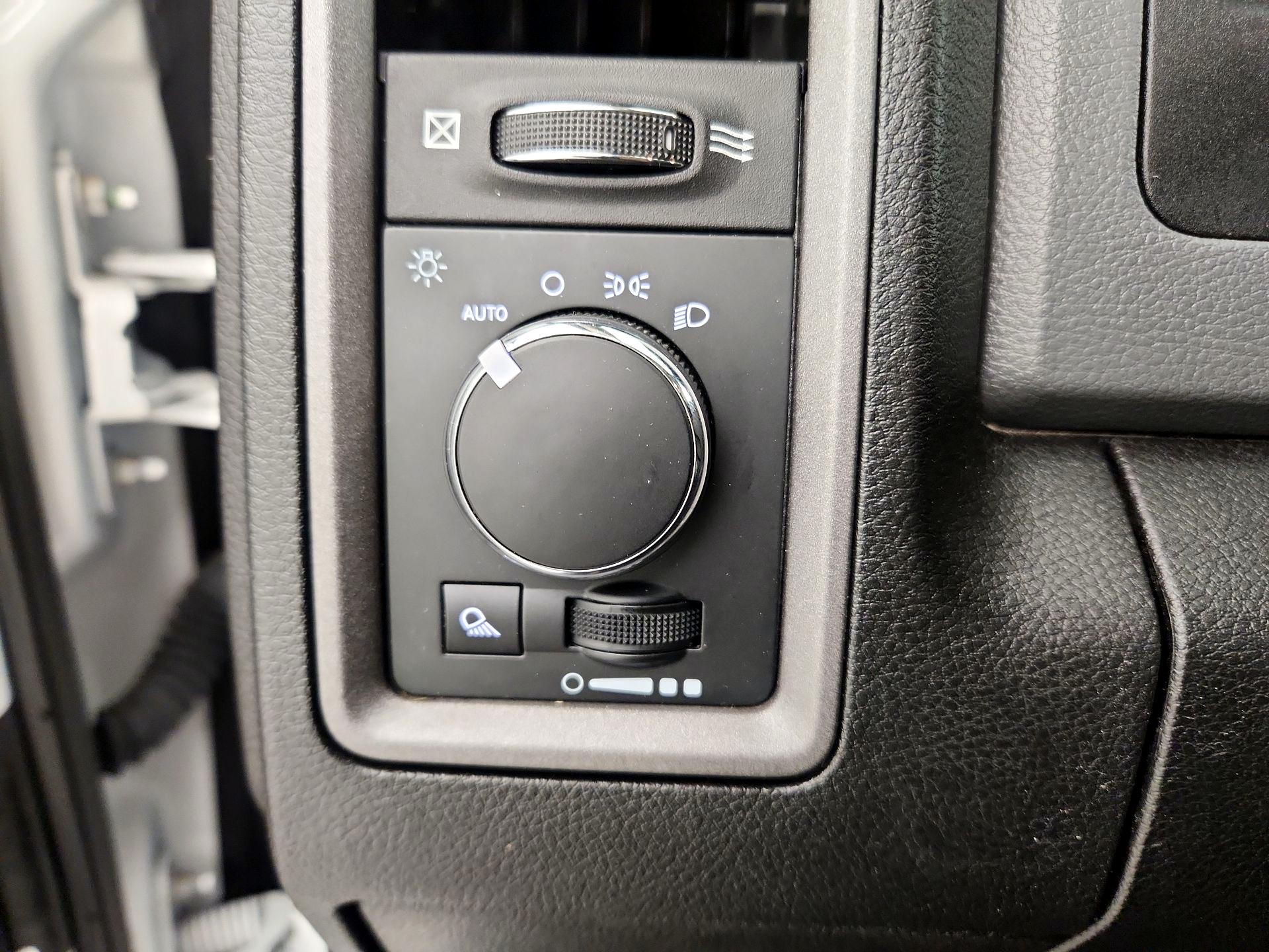 Thumbnail: 2020 RAM 1500 Classic - 13