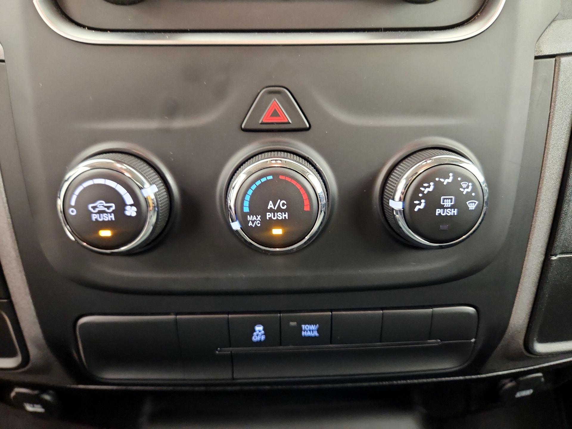 Thumbnail: 2020 RAM 1500 Classic - 16