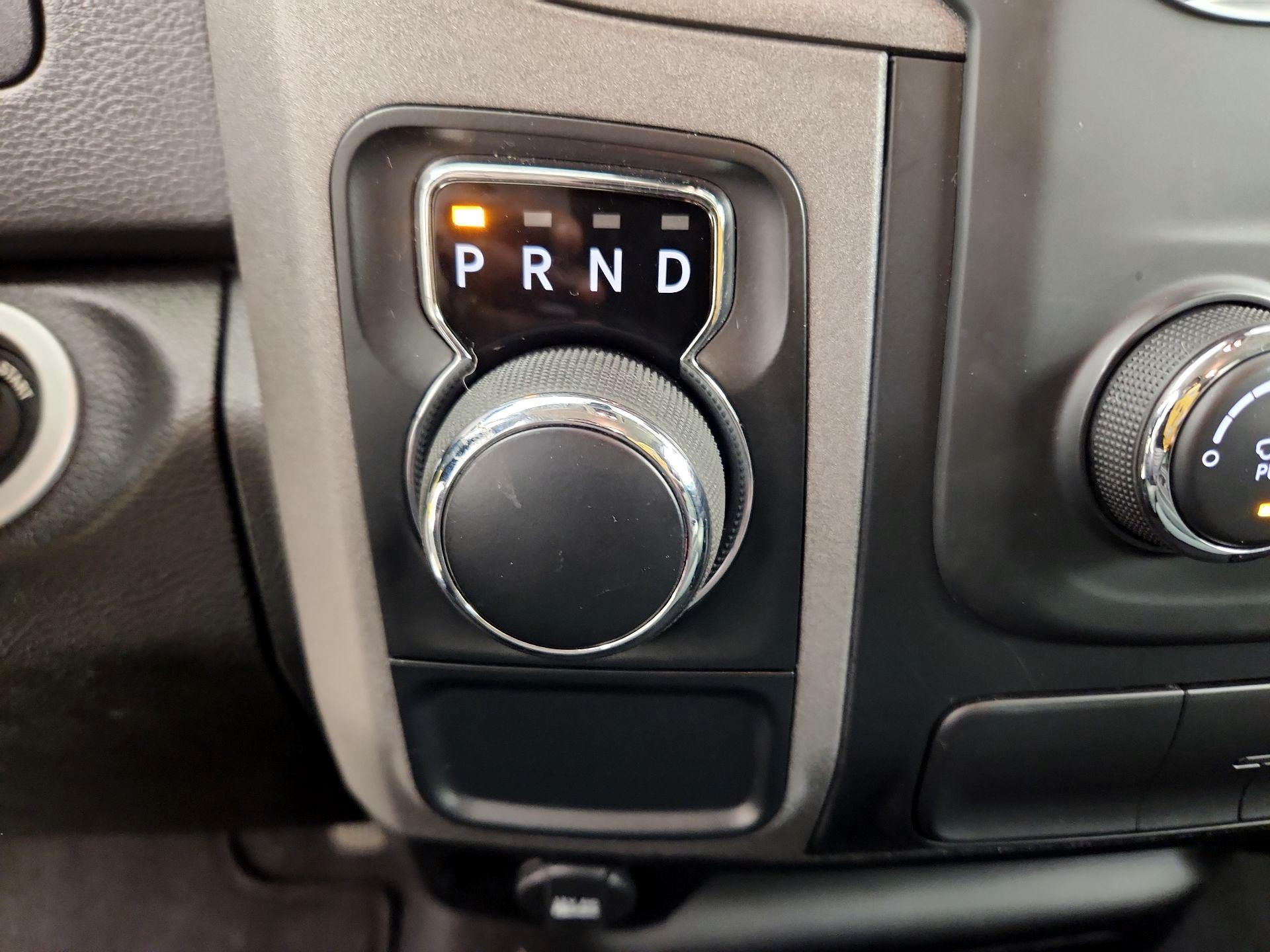 Thumbnail: 2020 RAM 1500 Classic - 17