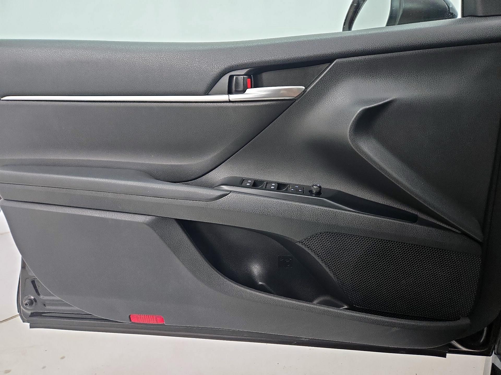 Thumbnail: 2020 Toyota Camry - 12
