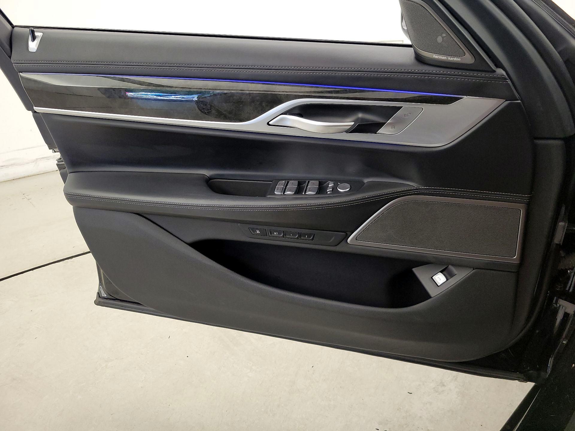 Thumbnail: 2022 BMW 7 Series - 12