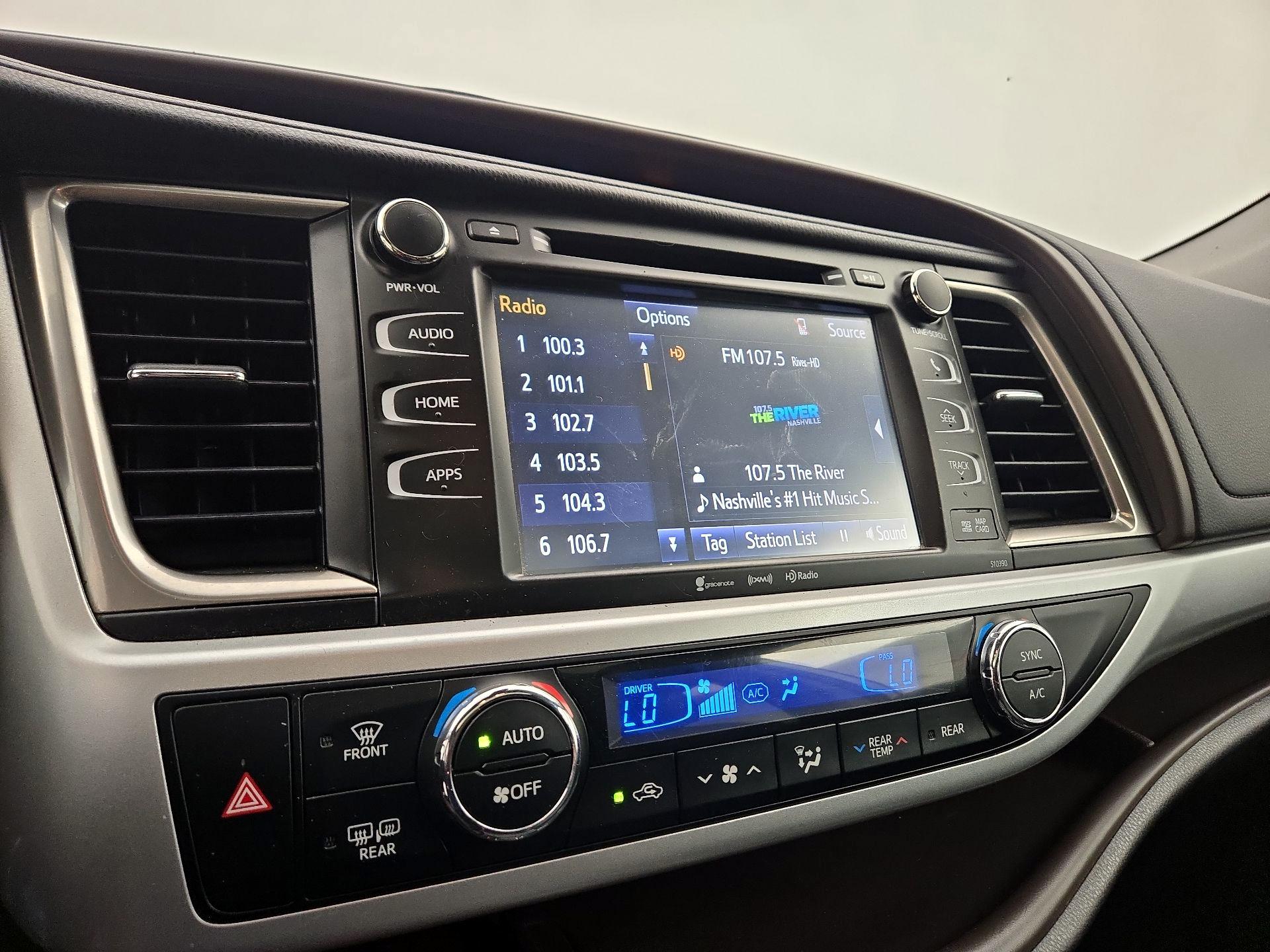 Thumbnail: 2019 Toyota Highlander - 16