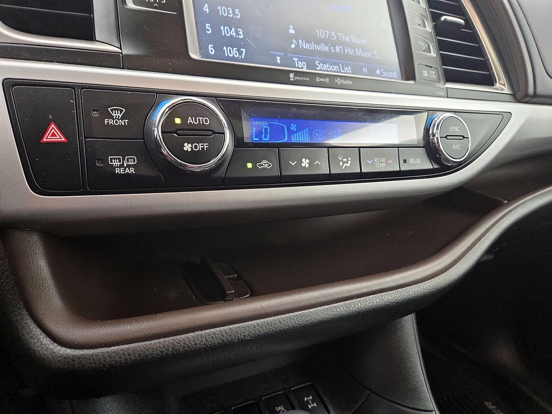 Thumbnail: 2019 Toyota Highlander - 17