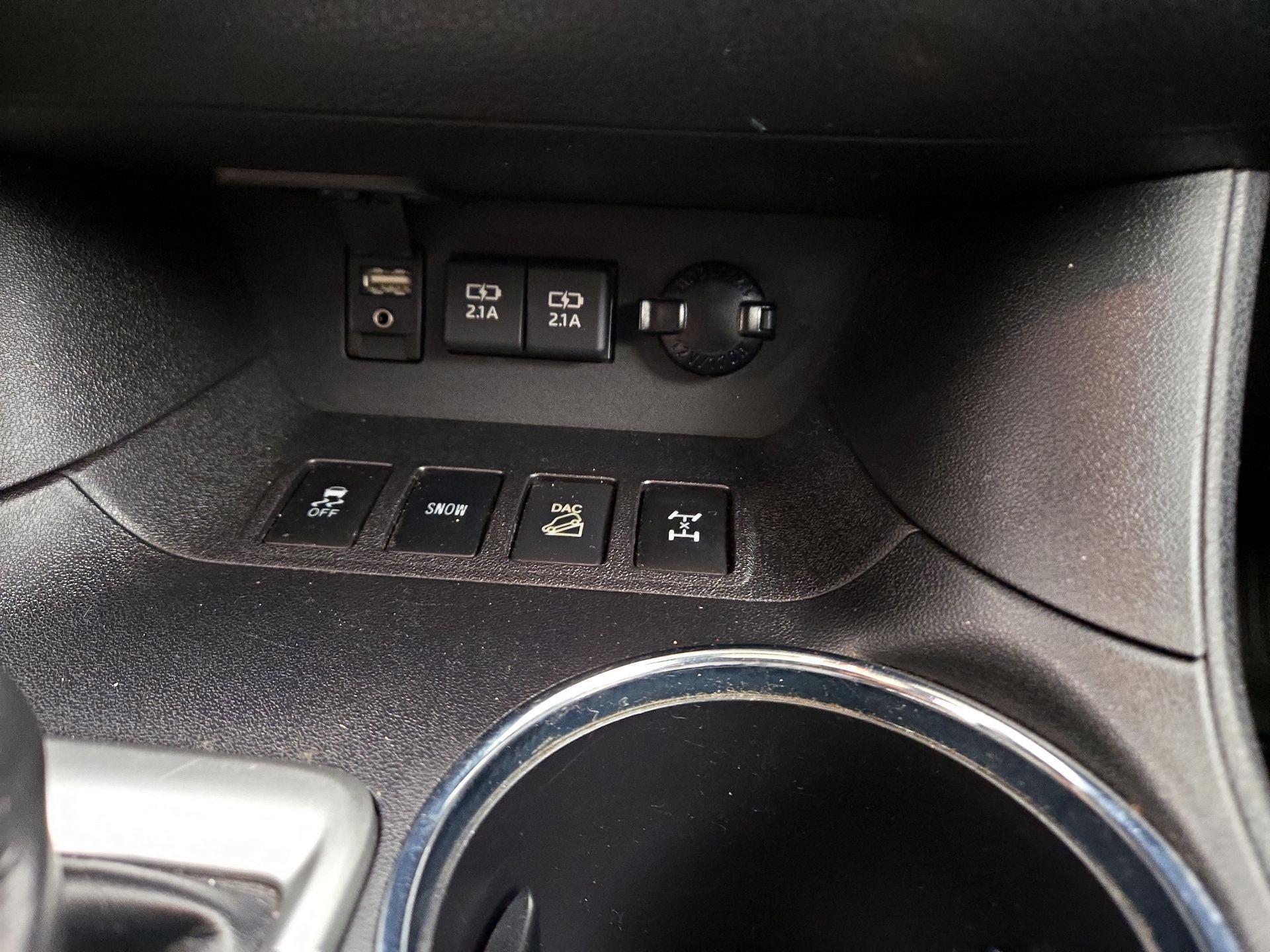 Thumbnail: 2019 Toyota Highlander - 19
