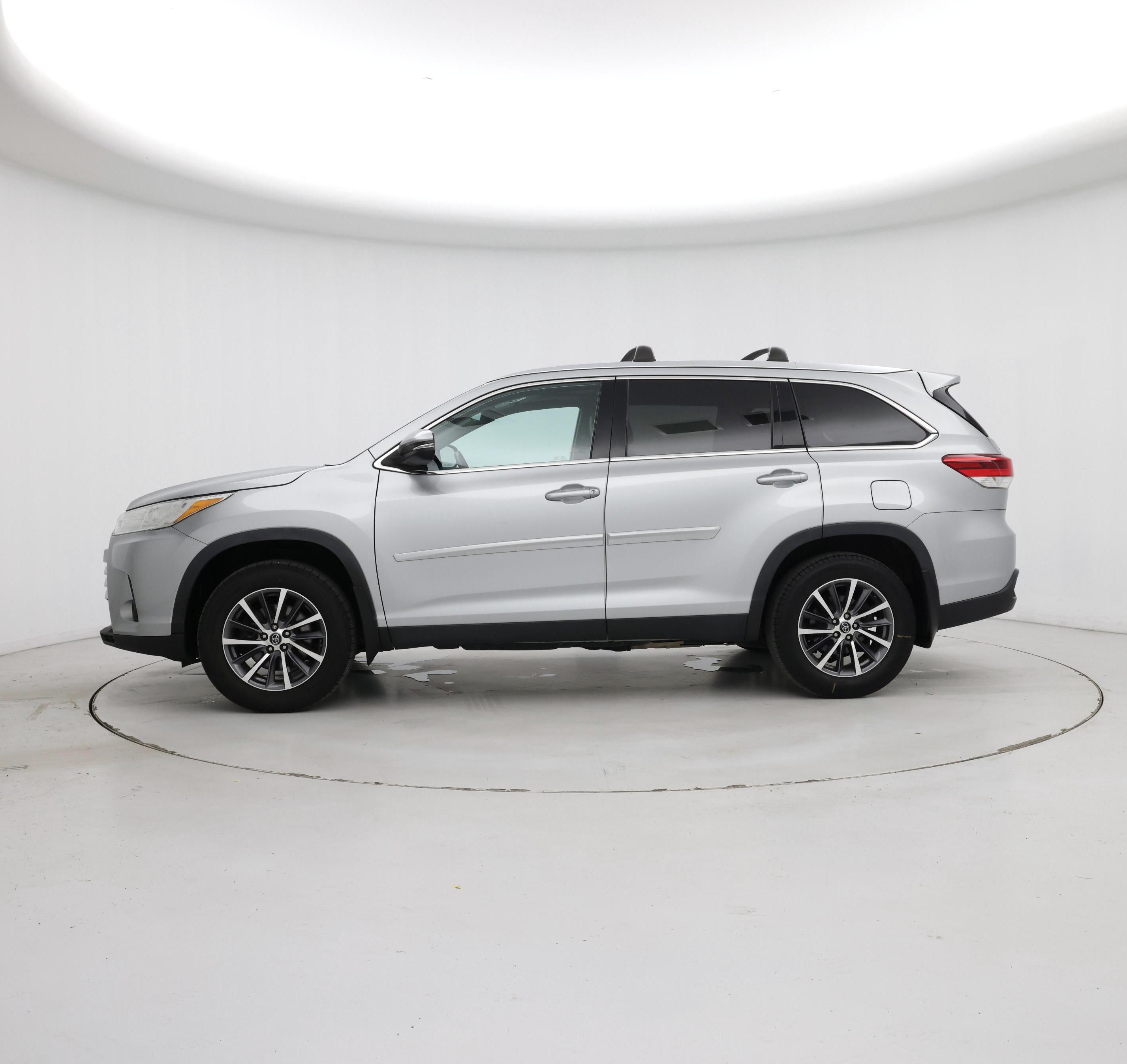 Thumbnail: 2019 Toyota Highlander - 3