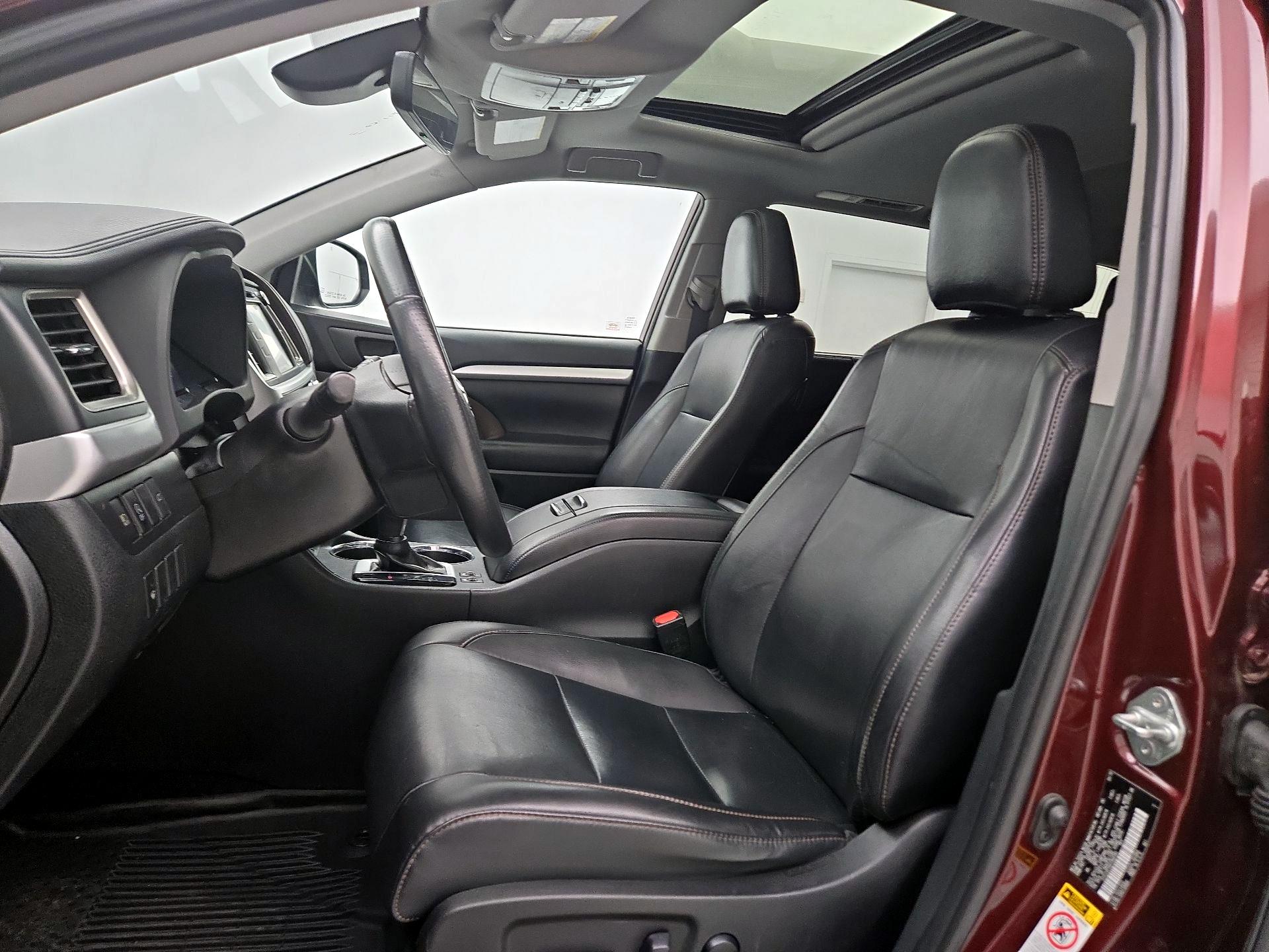 Thumbnail: 2019 Toyota Highlander - 11