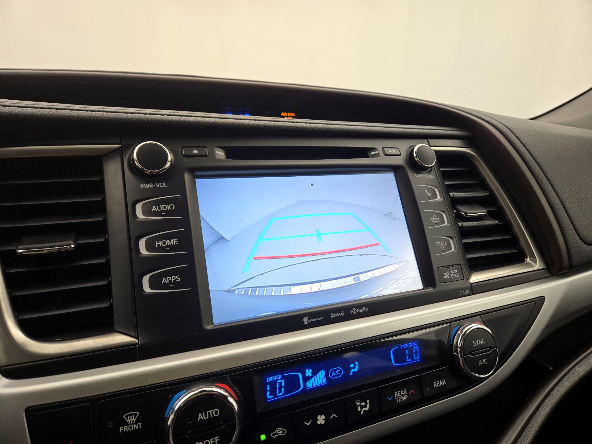 Thumbnail: 2019 Toyota Highlander - 14