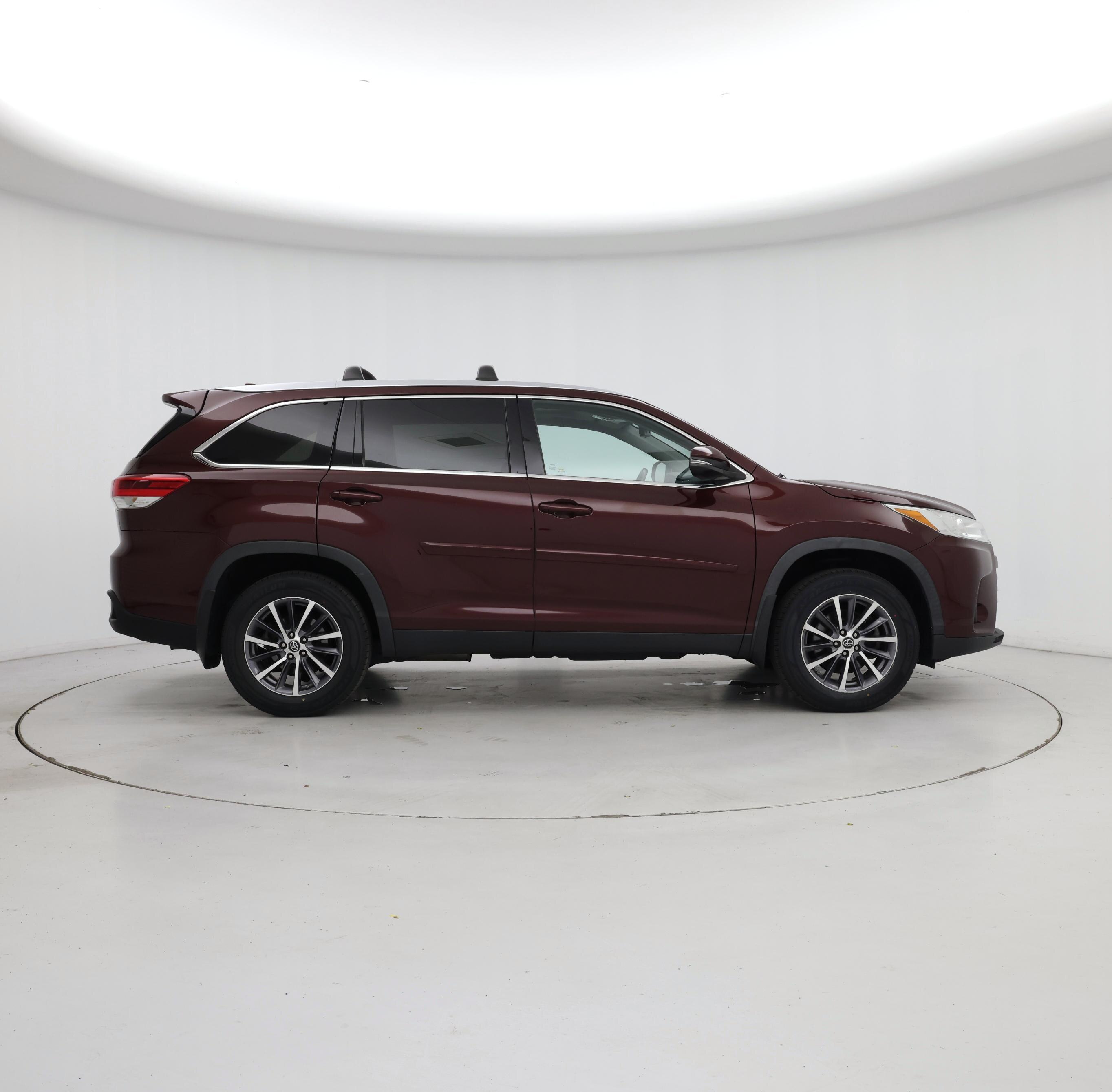 Thumbnail: 2019 Toyota Highlander - 7